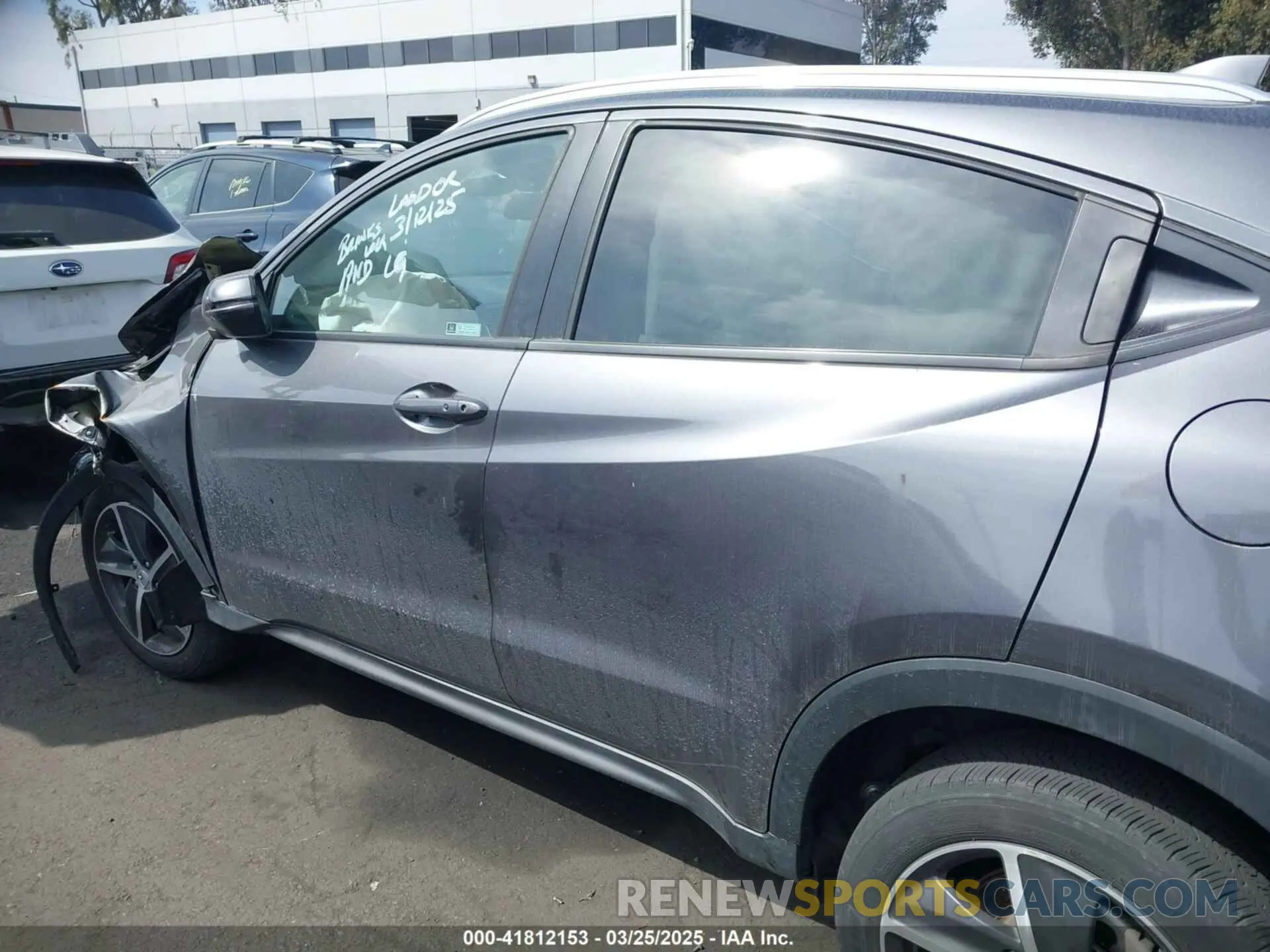 15 fotografías del automóvil dañado 3CZRU6H74MM713769 HONDA HR-V 2021