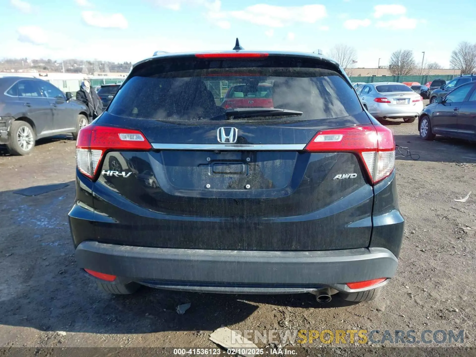 15 fotografías del automóvil dañado 3CZRU6H77MM716505 HONDA HR-V 2021