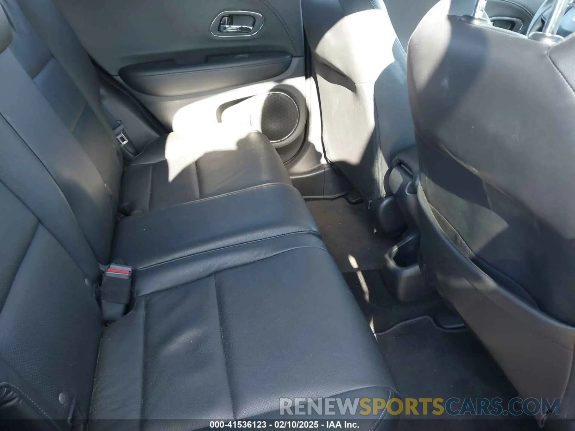 8 fotografías del automóvil dañado 3CZRU6H77MM716505 HONDA HR-V 2021