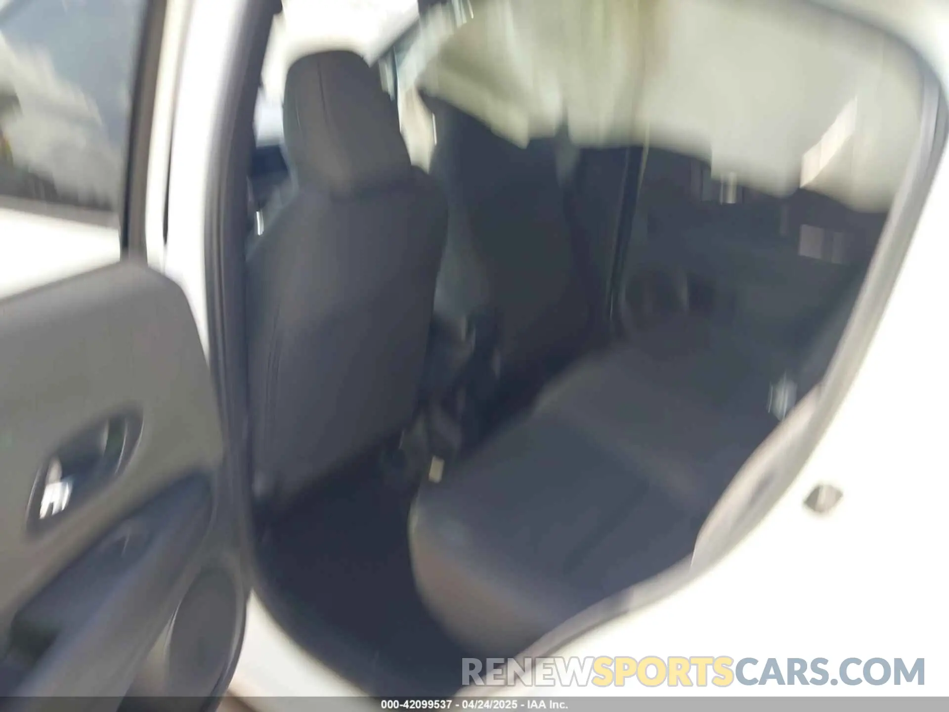8 fotografías del automóvil dañado 3CZRU5H11NM710089 HONDA HR-V 2022