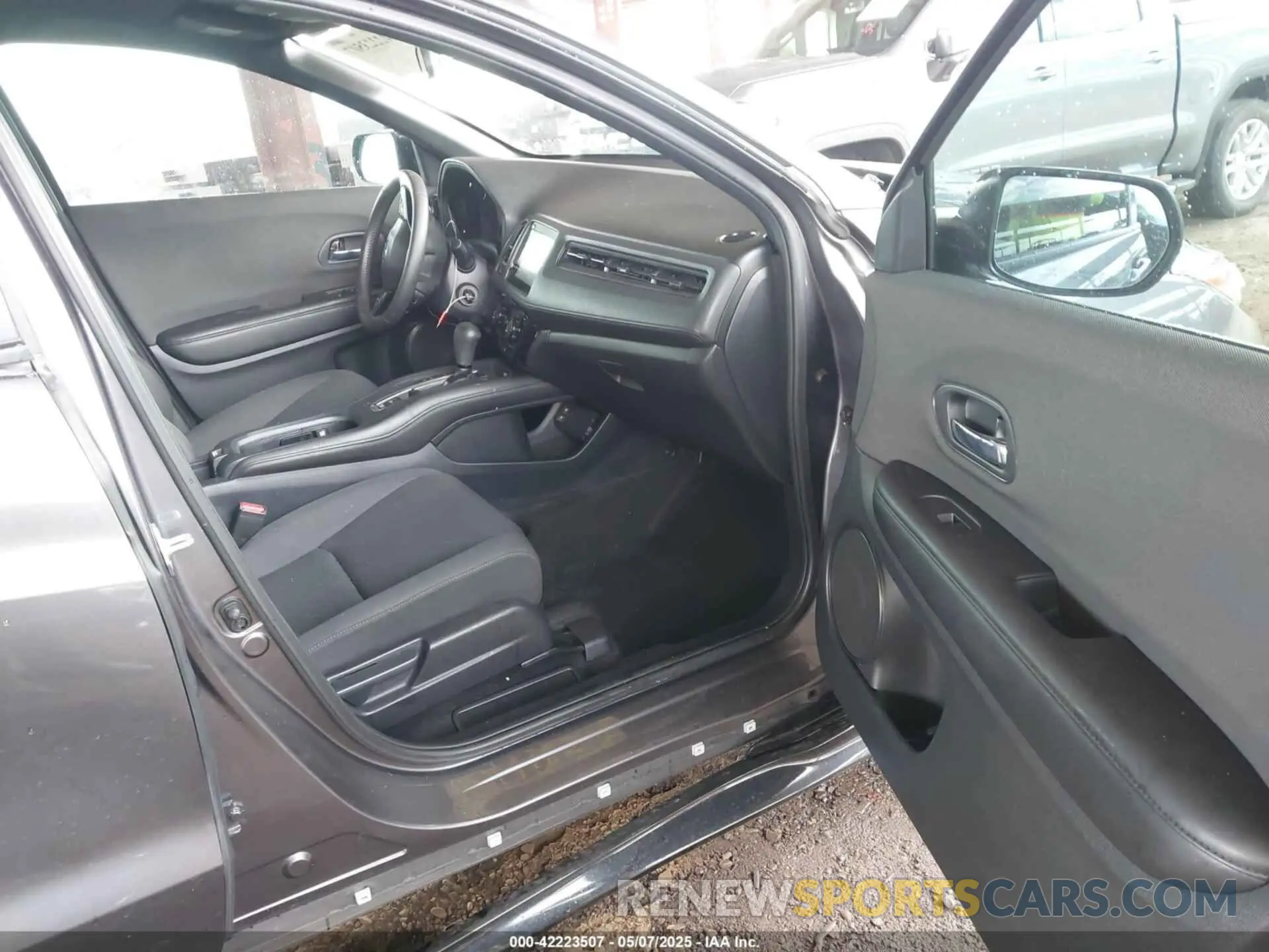 5 fotografías del automóvil dañado 3CZRU5H12NM714426 HONDA HR-V 2022