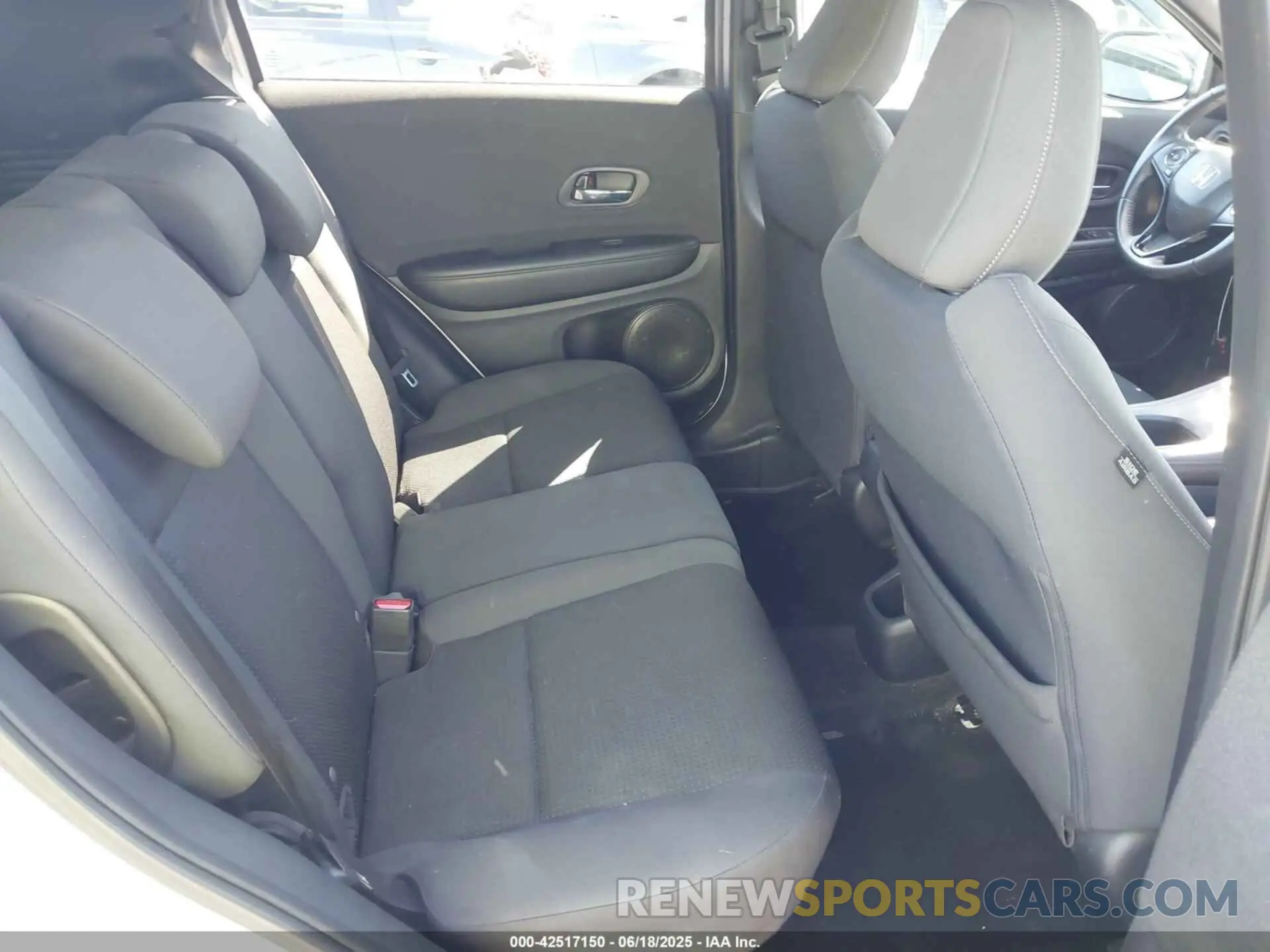 8 fotografías del automóvil dañado 3CZRU5H13NM725645 HONDA HR-V 2022