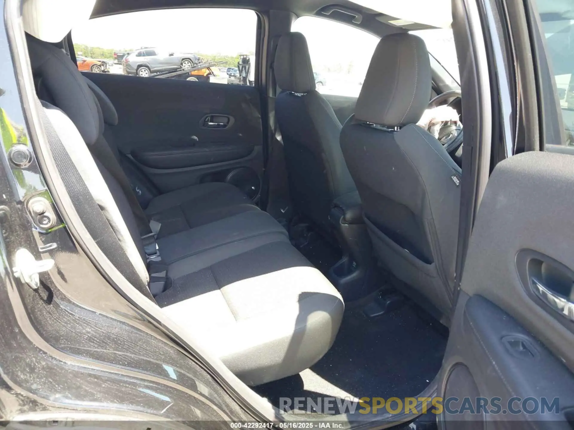 8 fotografías del automóvil dañado 3CZRU5H14NM705033 HONDA HR-V 2022