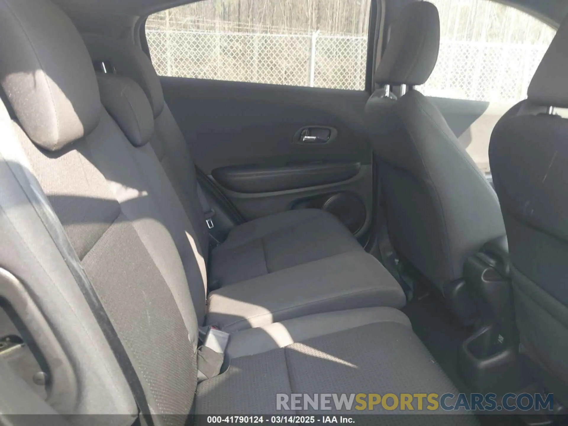 8 fotografías del automóvil dañado 3CZRU5H14NM715819 HONDA HR-V 2022