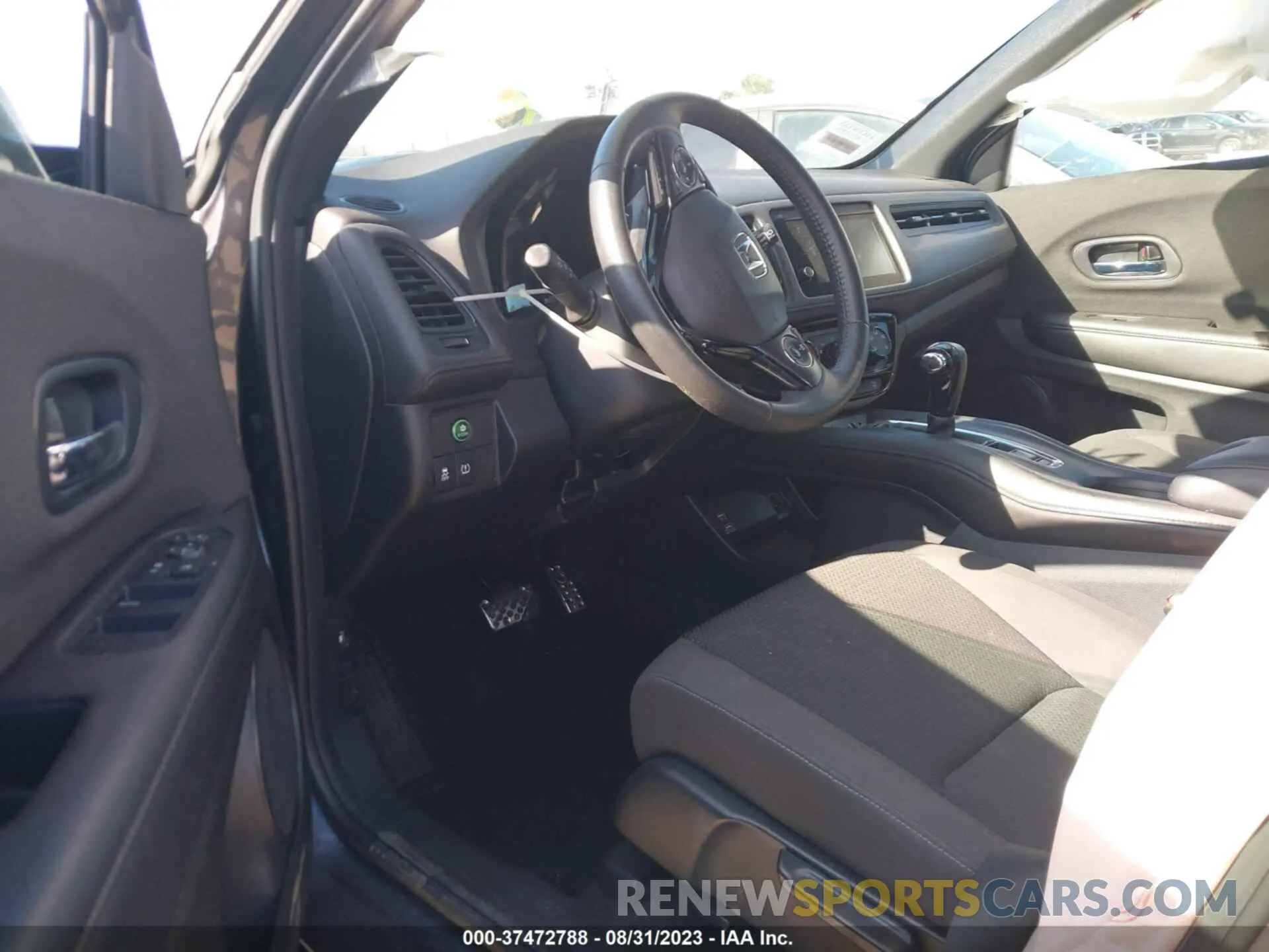 5 fotografías del automóvil dañado 3CZRU5H16NM711612 HONDA HR-V 2022