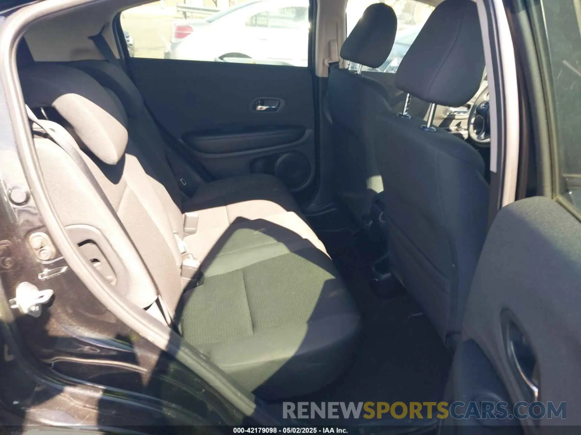 8 fotografías del automóvil dañado 3CZRU5H33NM717434 HONDA HR-V 2022