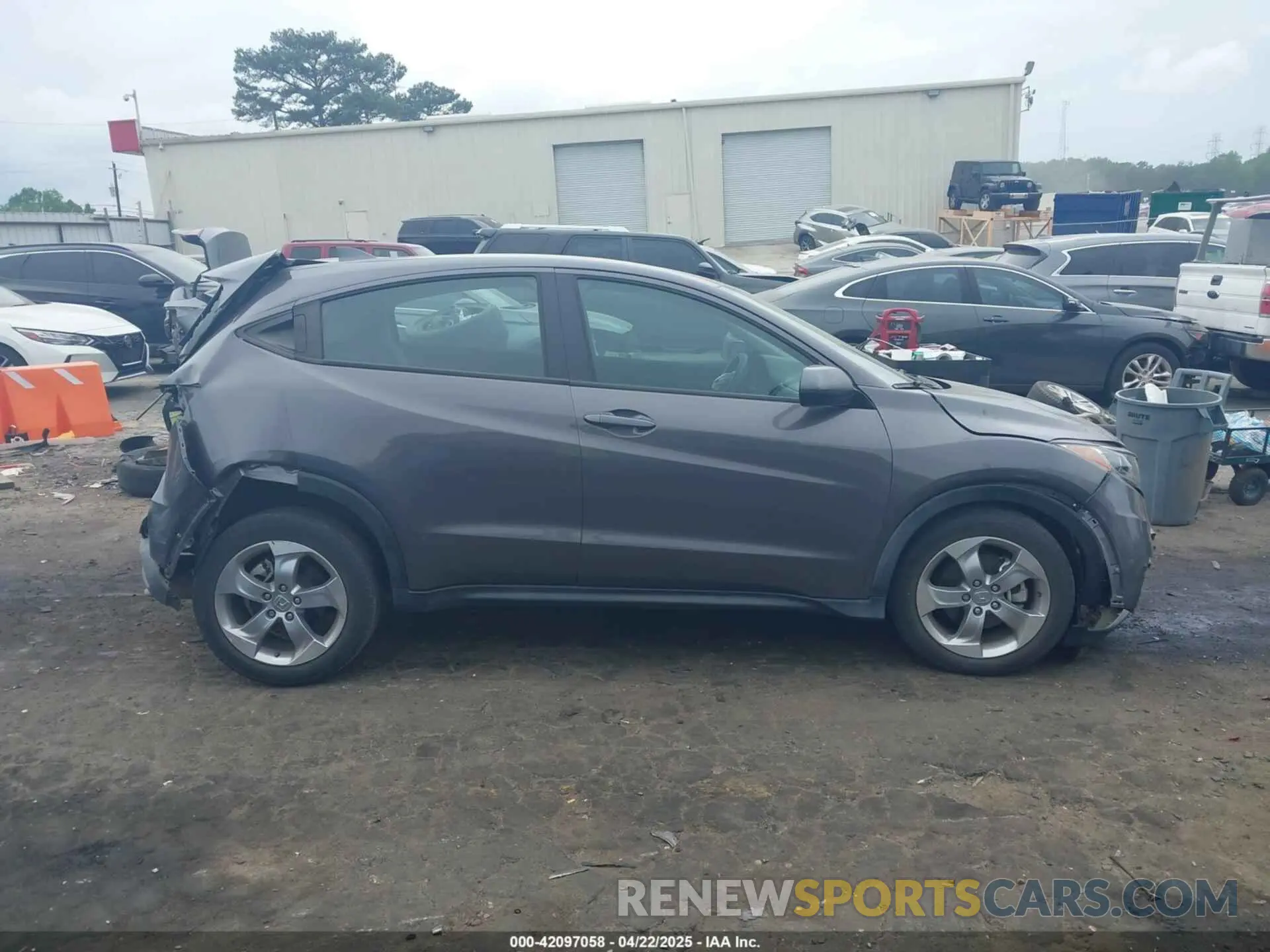 12 fotografías del automóvil dañado 3CZRU5H34NM704174 HONDA HR-V 2022