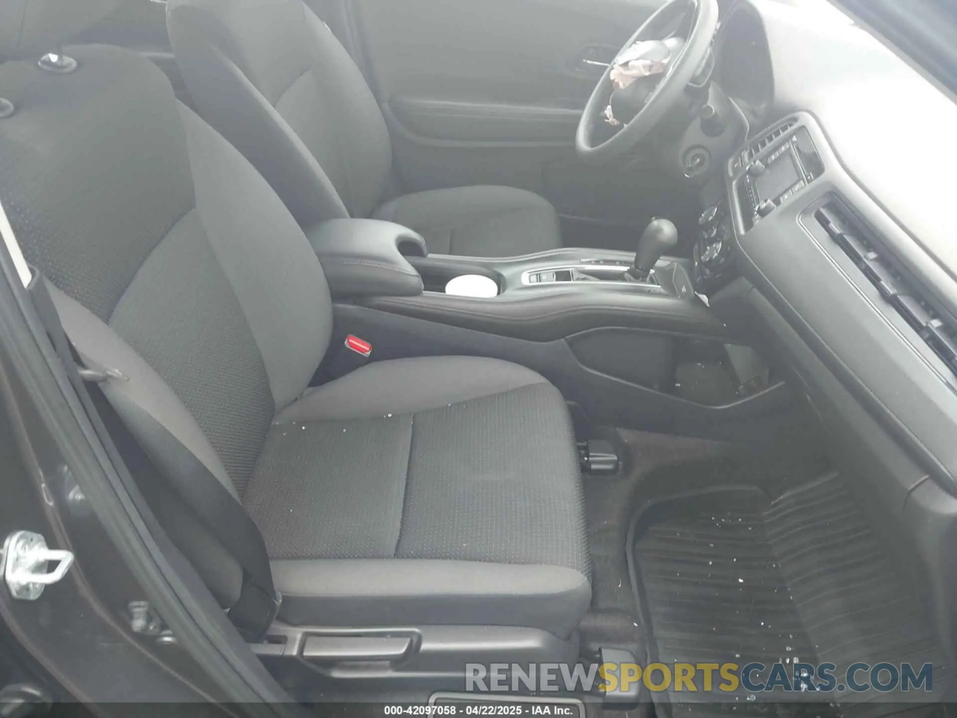 5 fotografías del automóvil dañado 3CZRU5H34NM704174 HONDA HR-V 2022