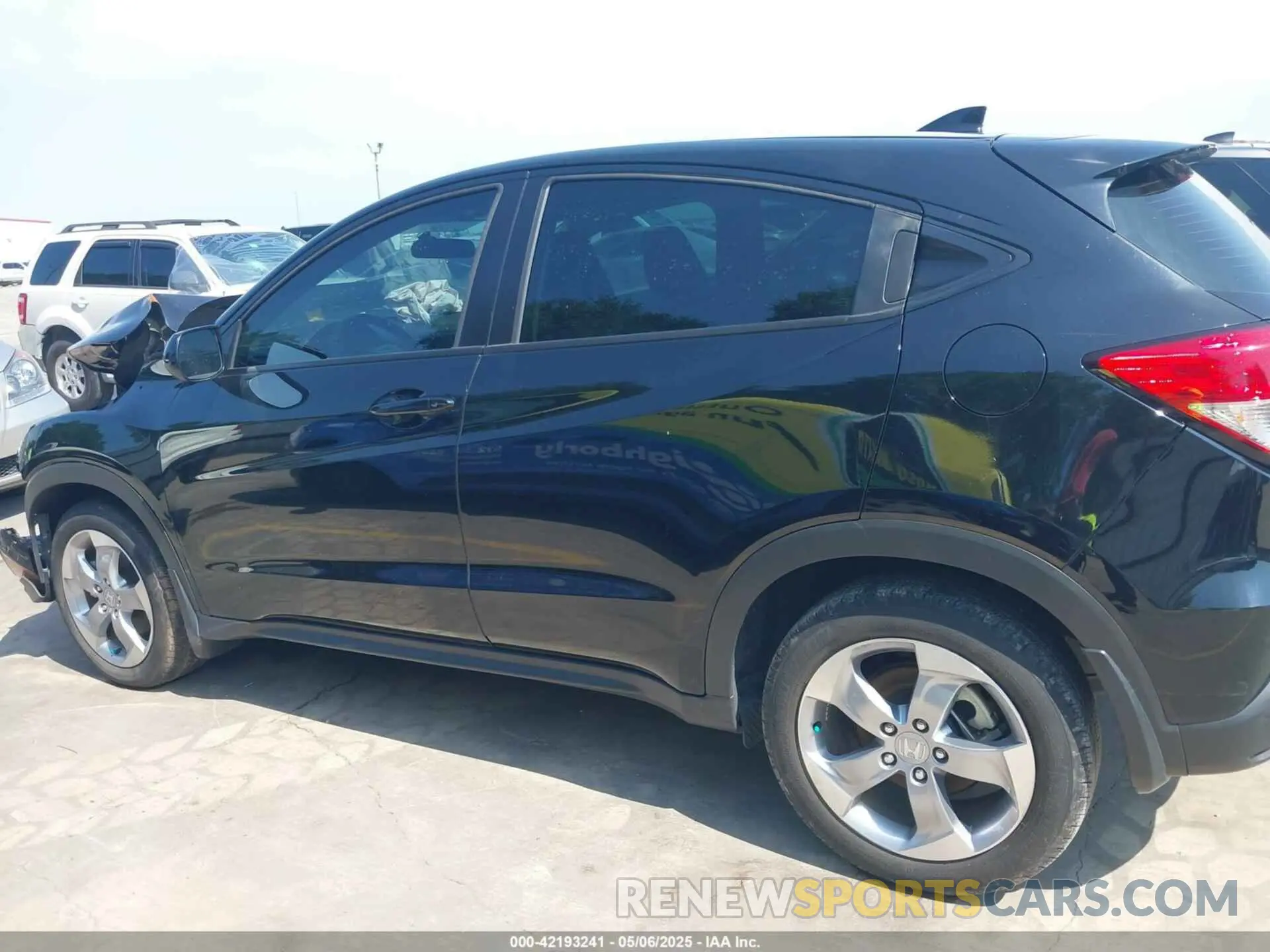 13 fotografías del automóvil dañado 3CZRU5H36NM738438 HONDA HR-V 2022