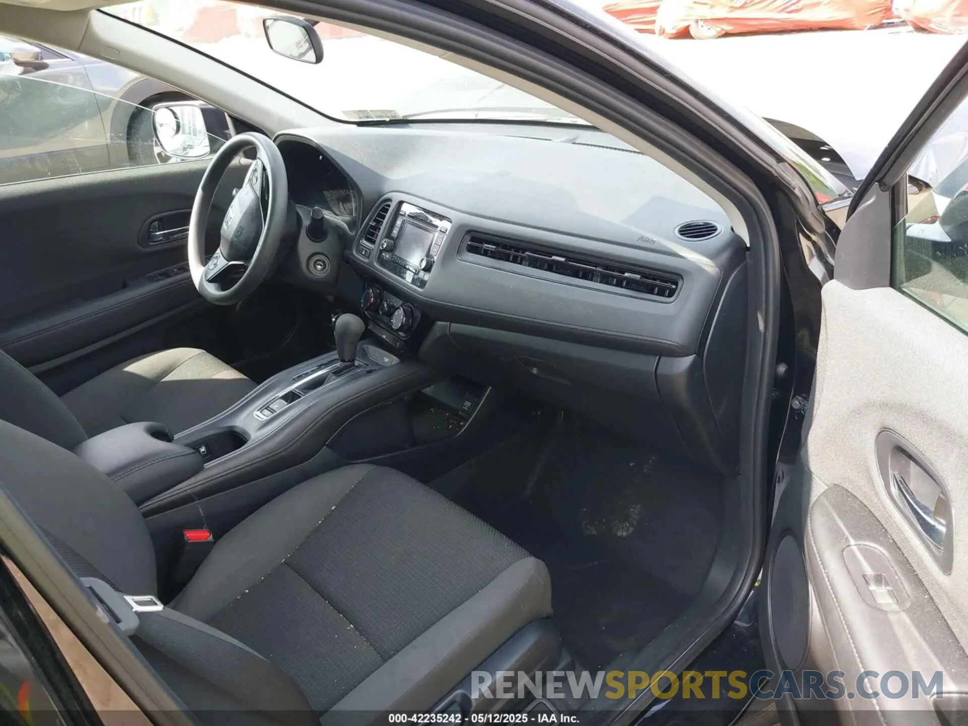 5 fotografías del automóvil dañado 3CZRU5H36NM743817 HONDA HR-V 2022
