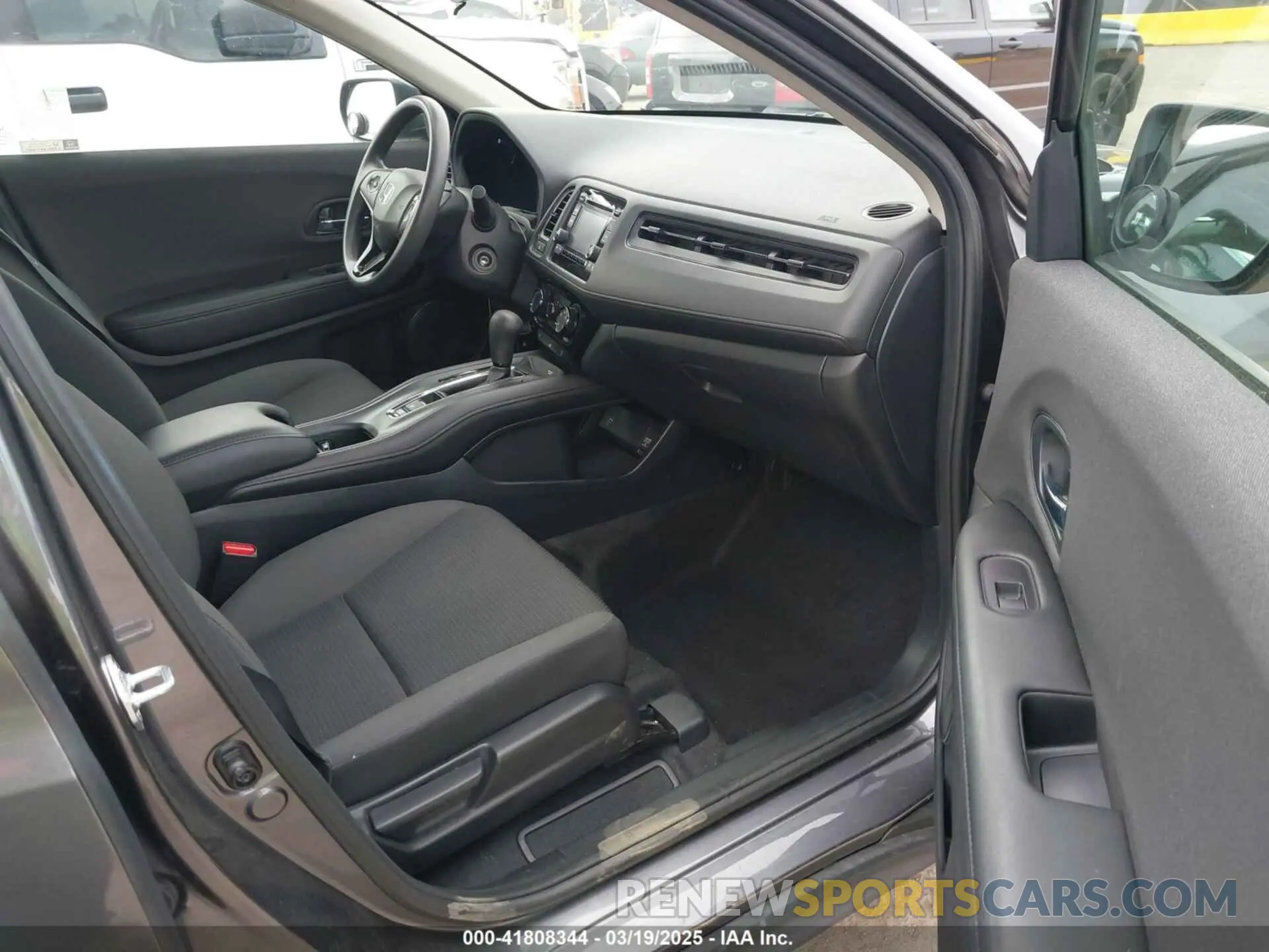 5 fotografías del automóvil dañado 3CZRU5H36NM744031 HONDA HR-V 2022