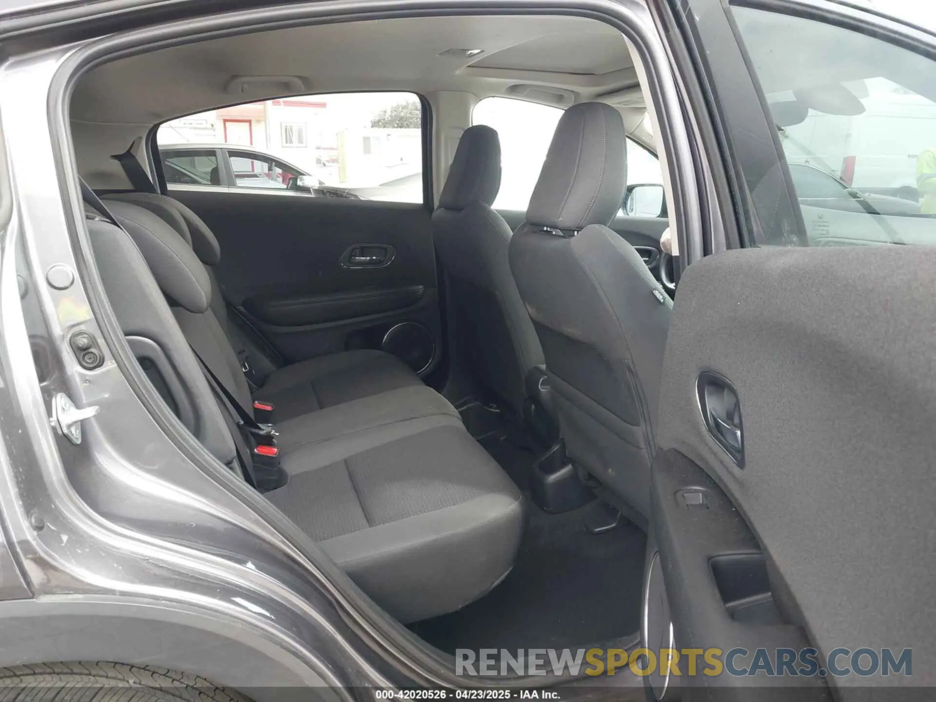 8 fotografías del automóvil dañado 3CZRU5H51NM719006 HONDA HR-V 2022