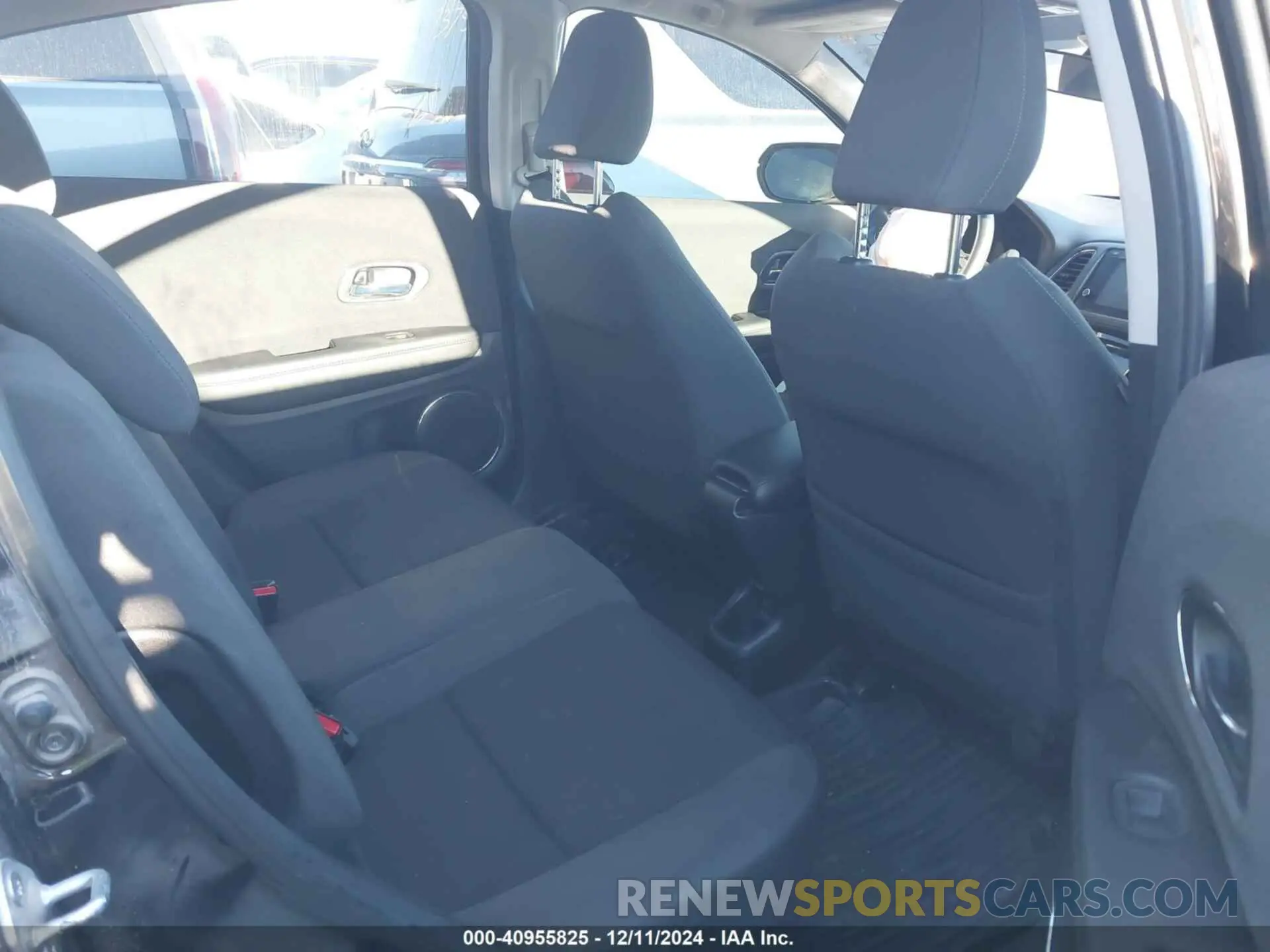 8 fotografías del automóvil dañado 3CZRU5H52NM742763 HONDA HR-V 2022