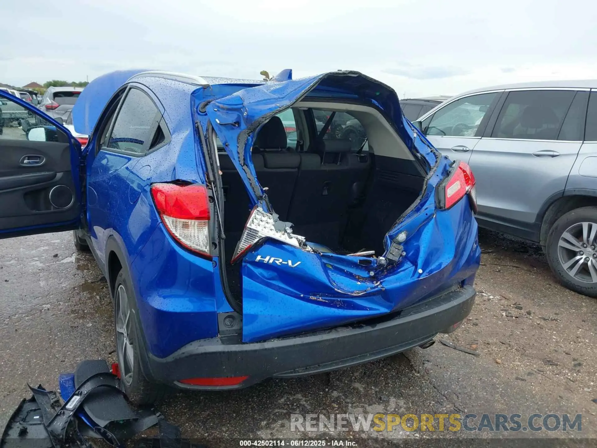 6 fotografías del automóvil dañado 3CZRU5H5XNM717965 HONDA HR-V 2022