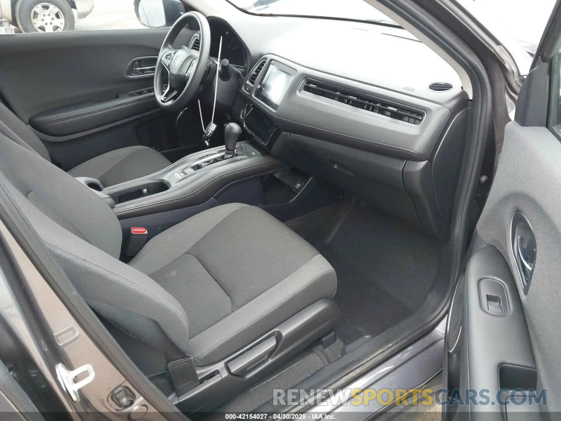 5 fotografías del automóvil dañado 3CZRU5H5XNM719960 HONDA HR-V 2022