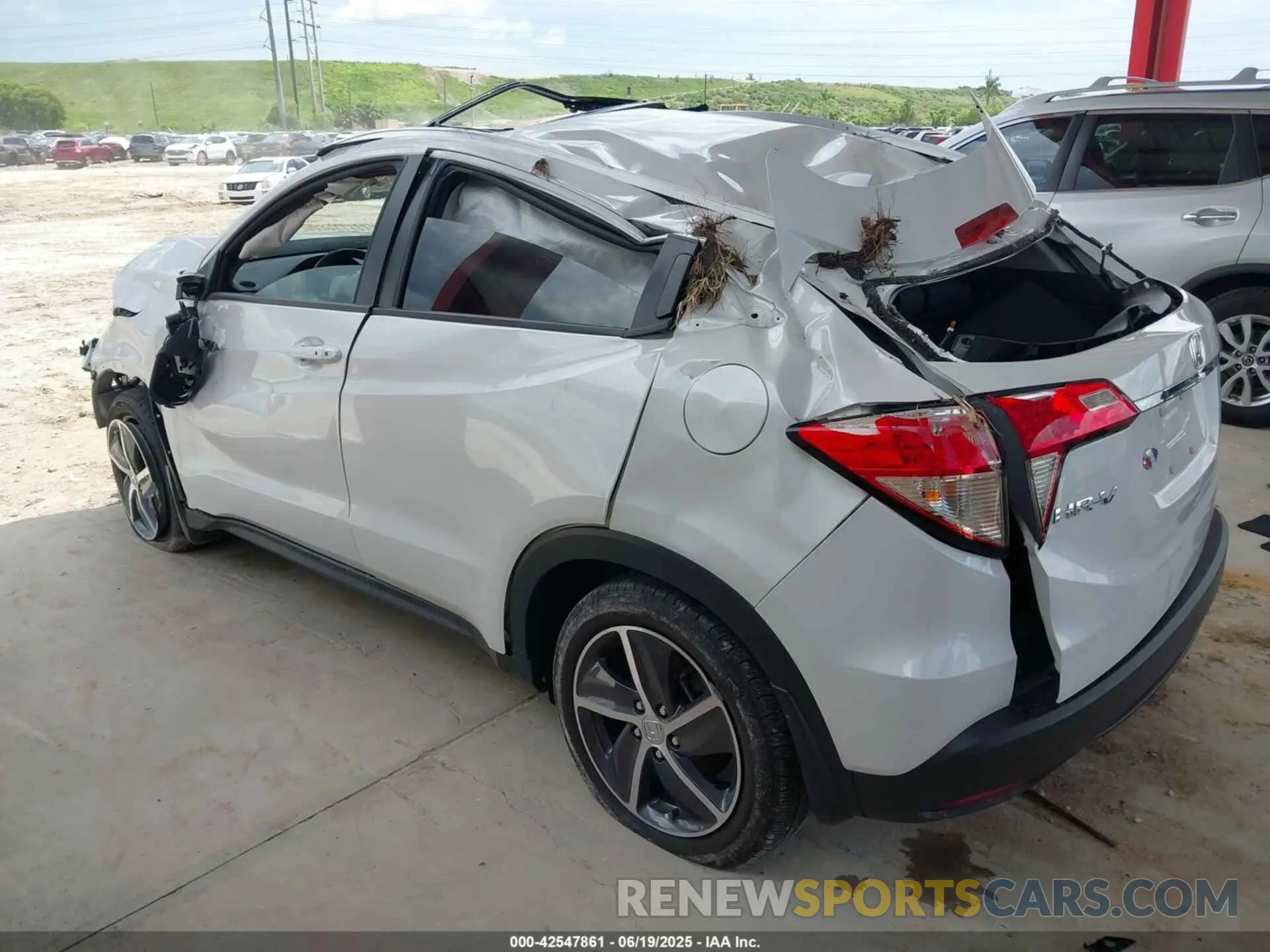 15 fotografías del automóvil dañado 3CZRU5H5XNM728111 HONDA HR-V 2022