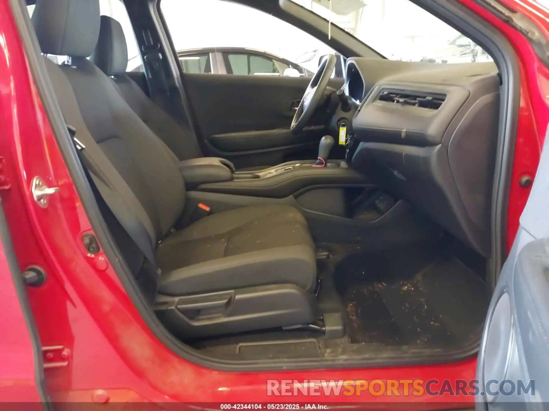 5 fotografías del automóvil dañado 3CZRU6H16NM731459 HONDA HR-V 2022