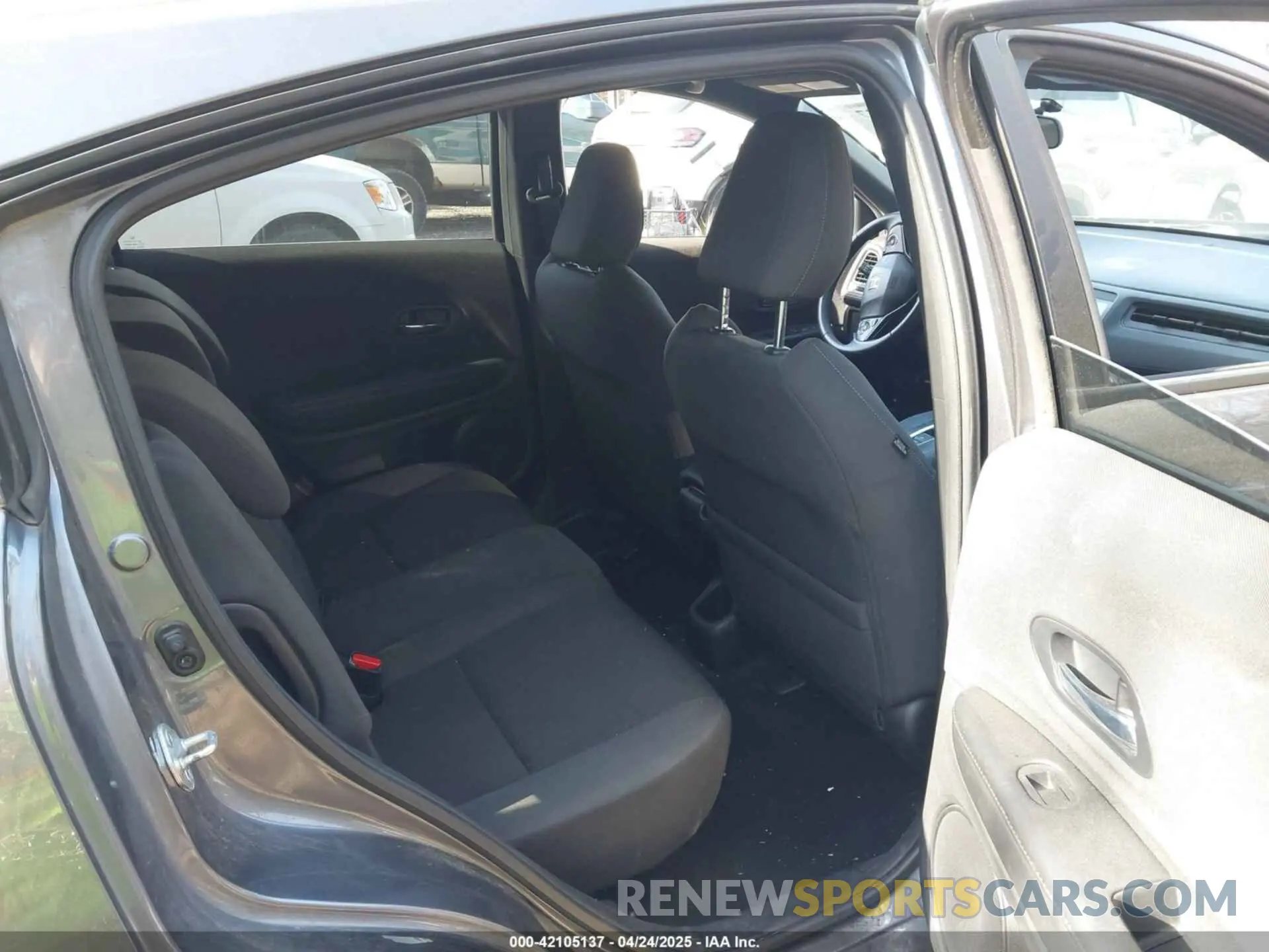 8 fotografías del automóvil dañado 3CZRU6H17NM746231 HONDA HR-V 2022