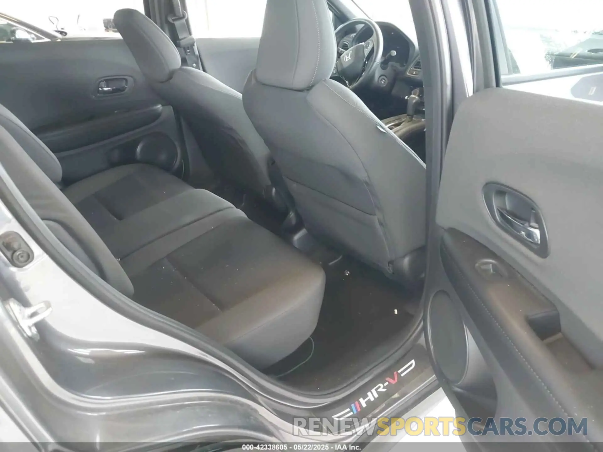 8 fotografías del automóvil dañado 3CZRU6H19NM769655 HONDA HR-V 2022