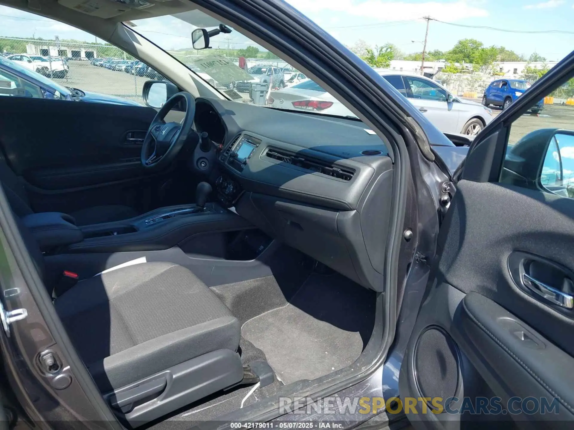 5 fotografías del automóvil dañado 3CZRU6H36NM708460 HONDA HR-V 2022
