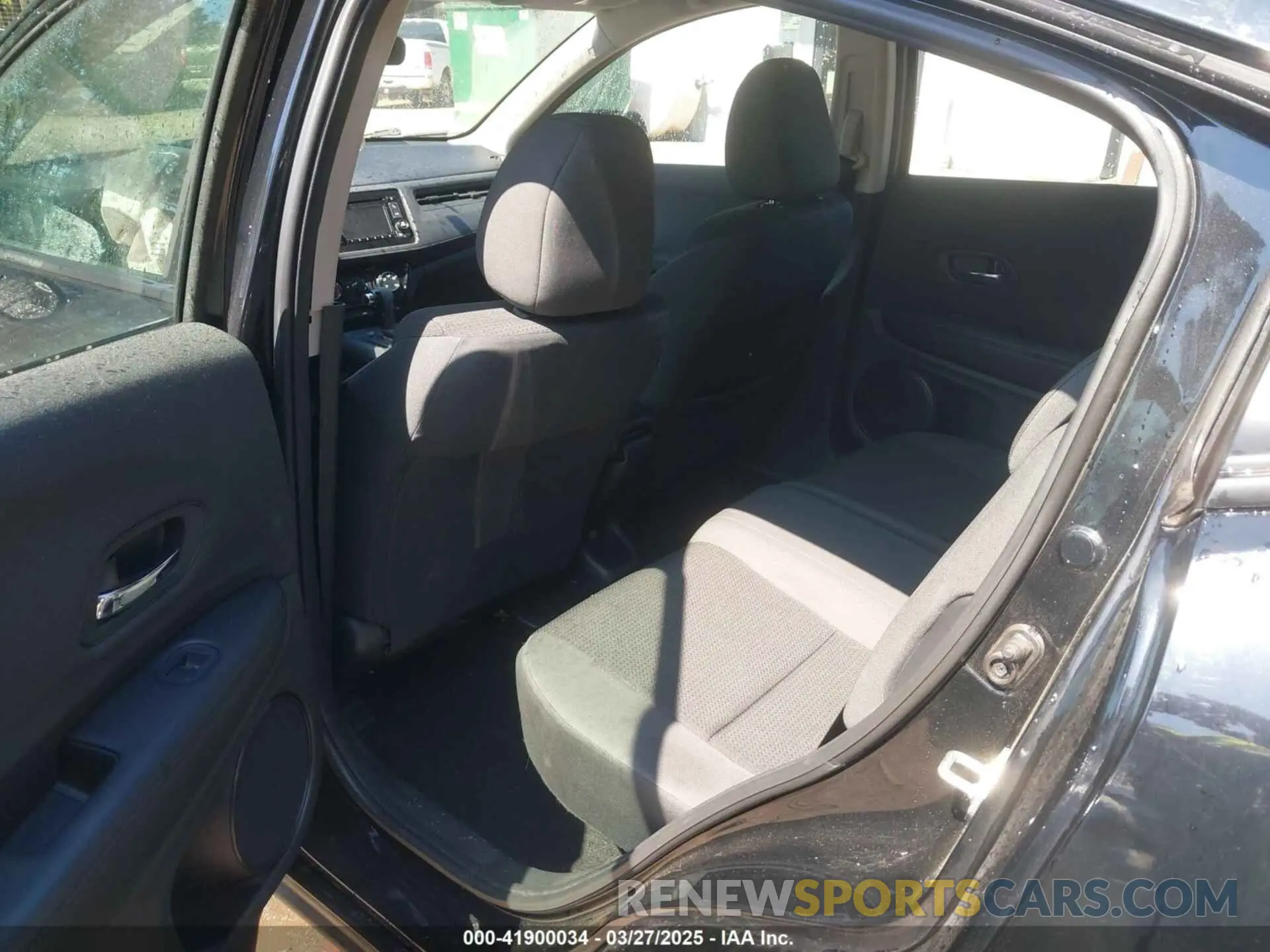 8 fotografías del automóvil dañado 3CZRU6H36NM722813 HONDA HR-V 2022
