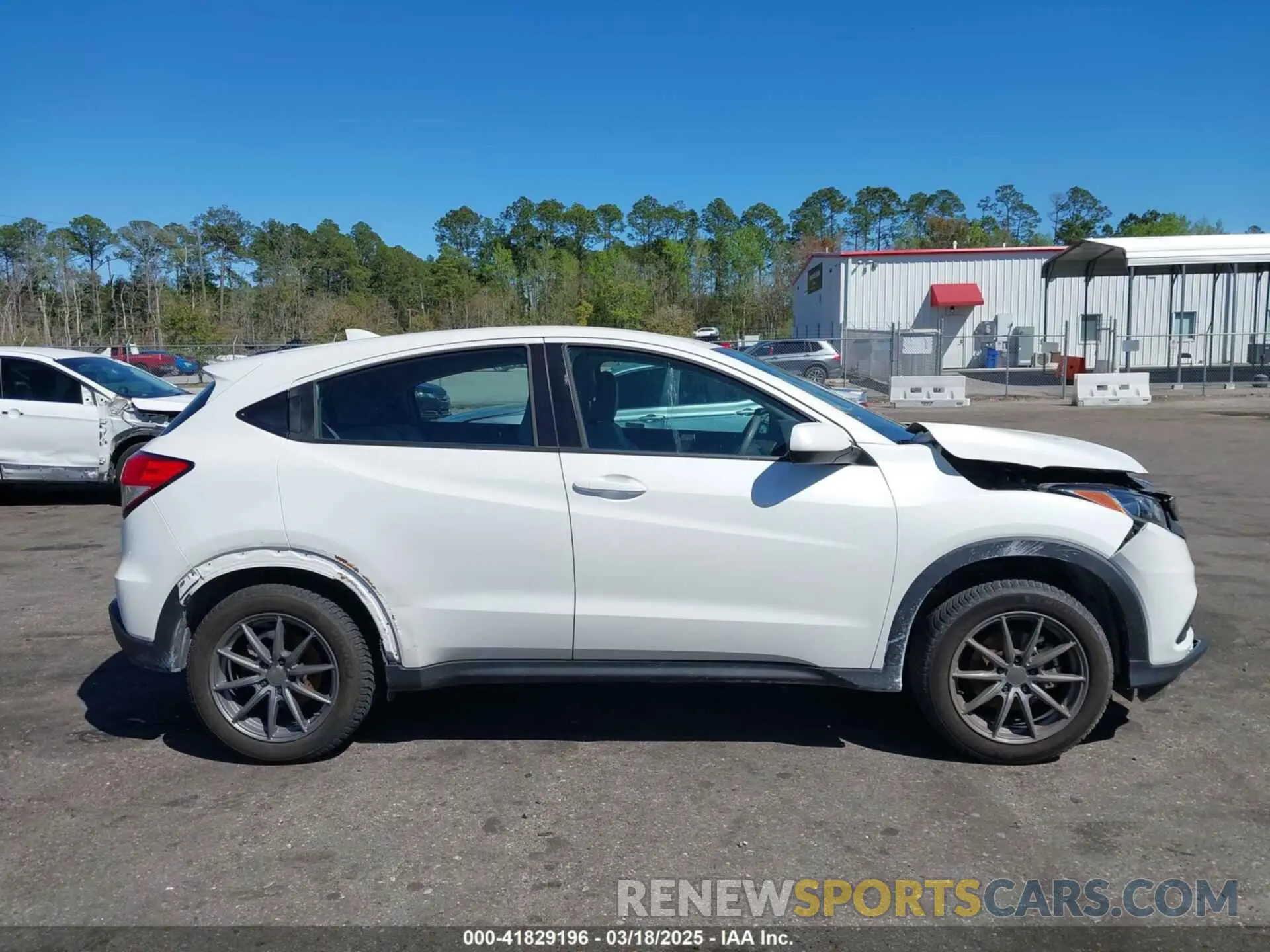 12 fotografías del automóvil dañado 3CZRU6H38NM744781 HONDA HR-V 2022