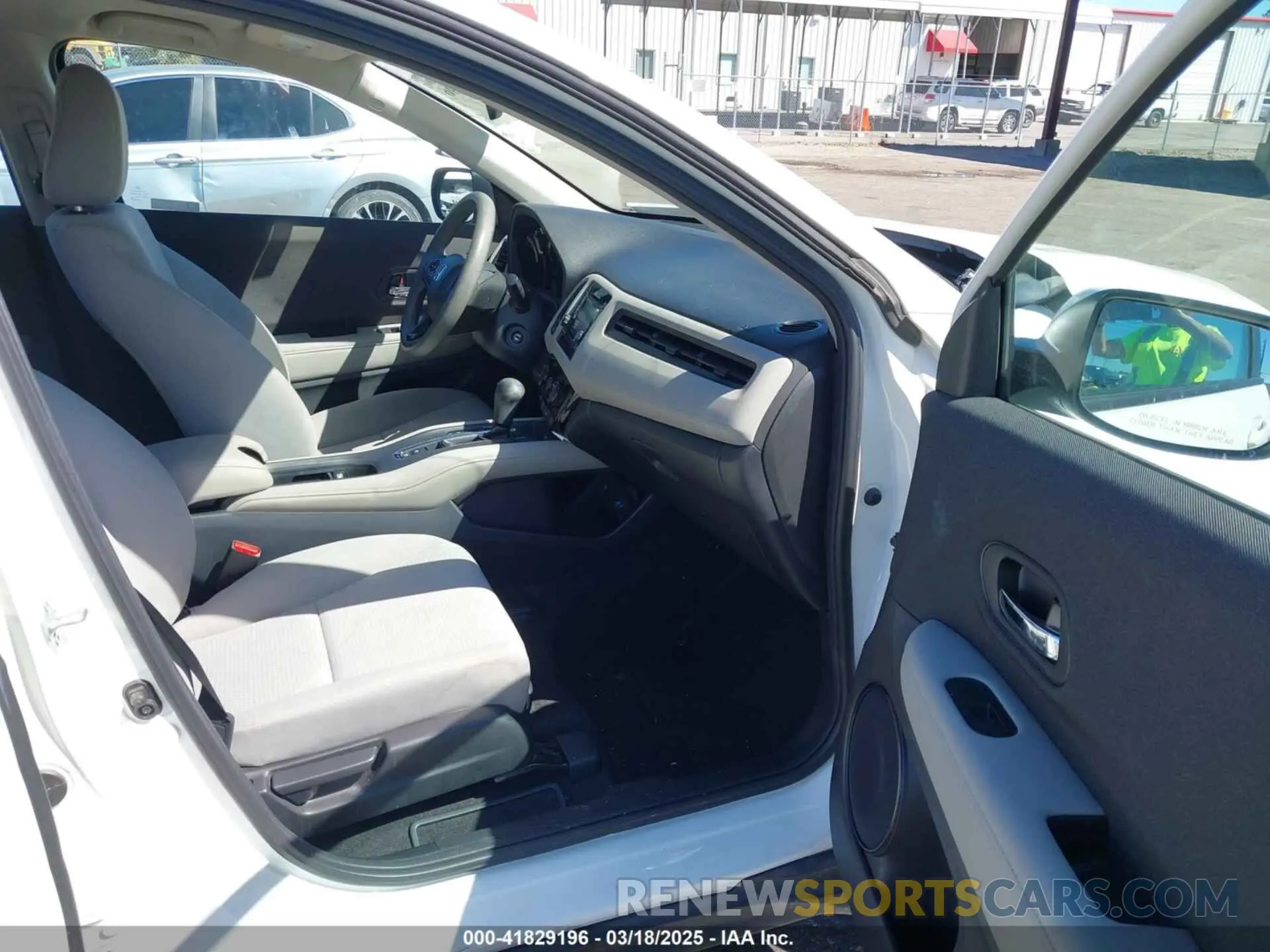 5 fotografías del automóvil dañado 3CZRU6H38NM744781 HONDA HR-V 2022