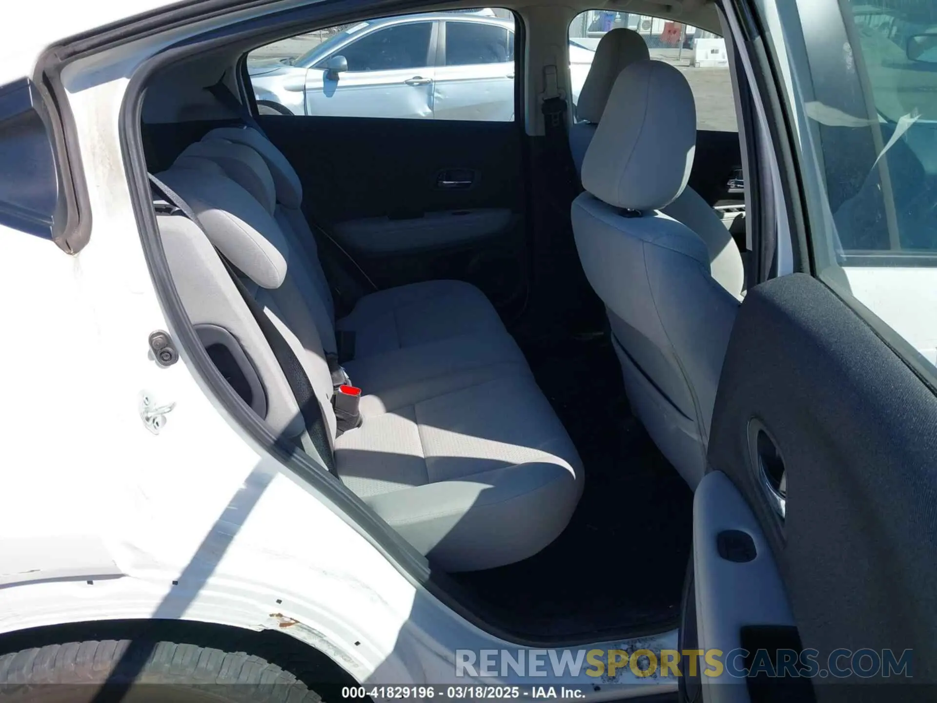 8 fotografías del automóvil dañado 3CZRU6H38NM744781 HONDA HR-V 2022