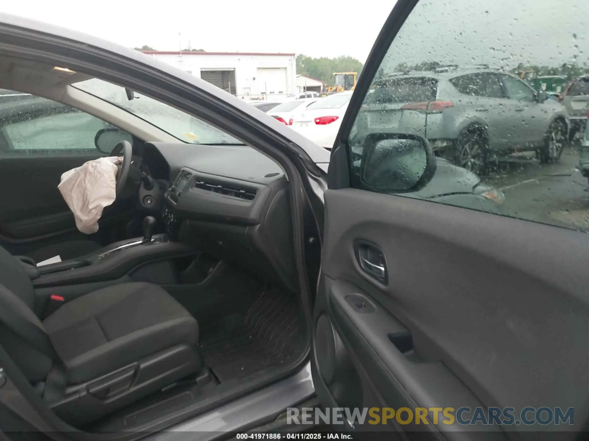 5 fotografías del automóvil dañado 3CZRU6H39NM735541 HONDA HR-V 2022