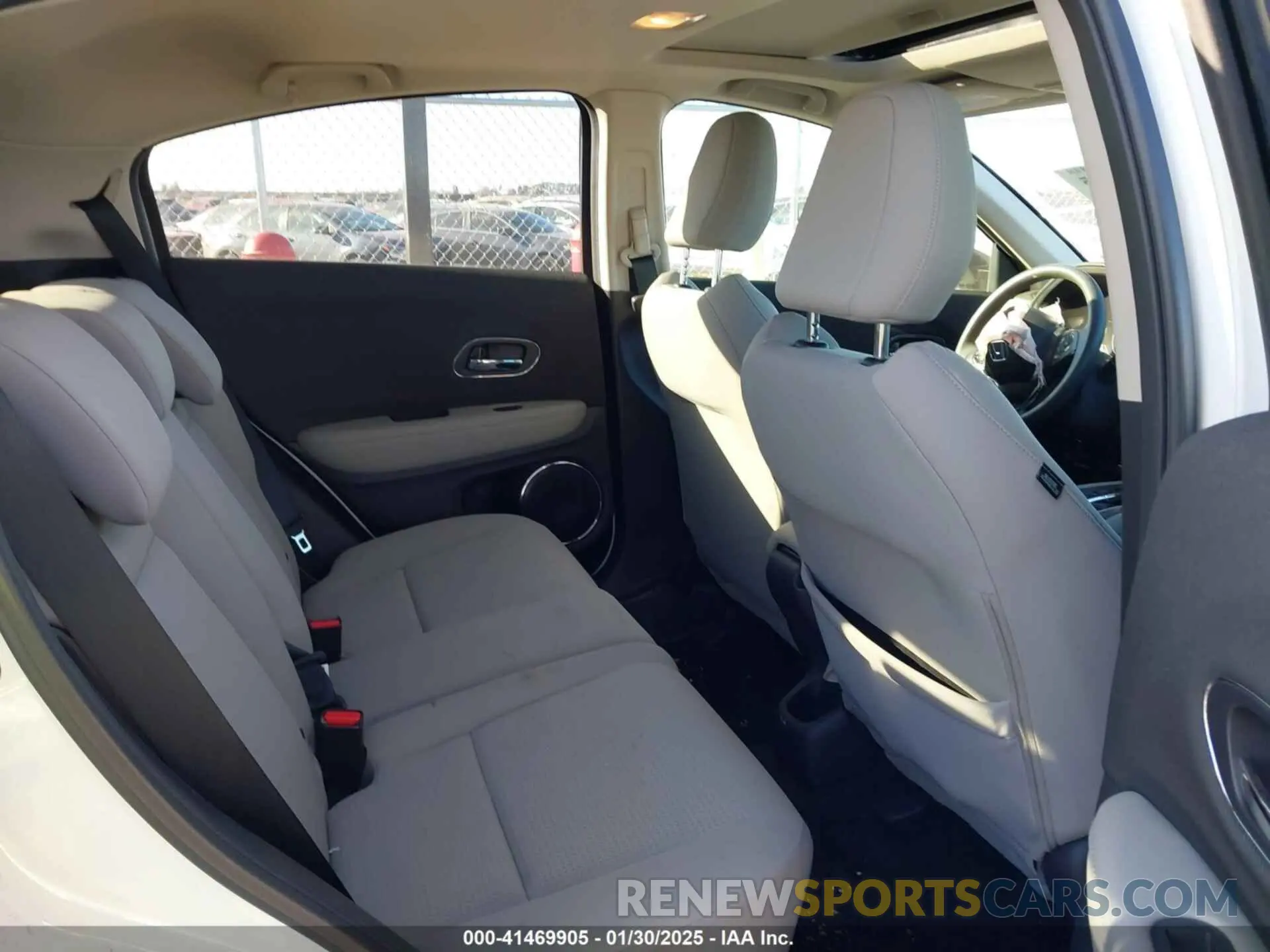 8 fotografías del automóvil dañado 3CZRU6H56NM719119 HONDA HR-V 2022