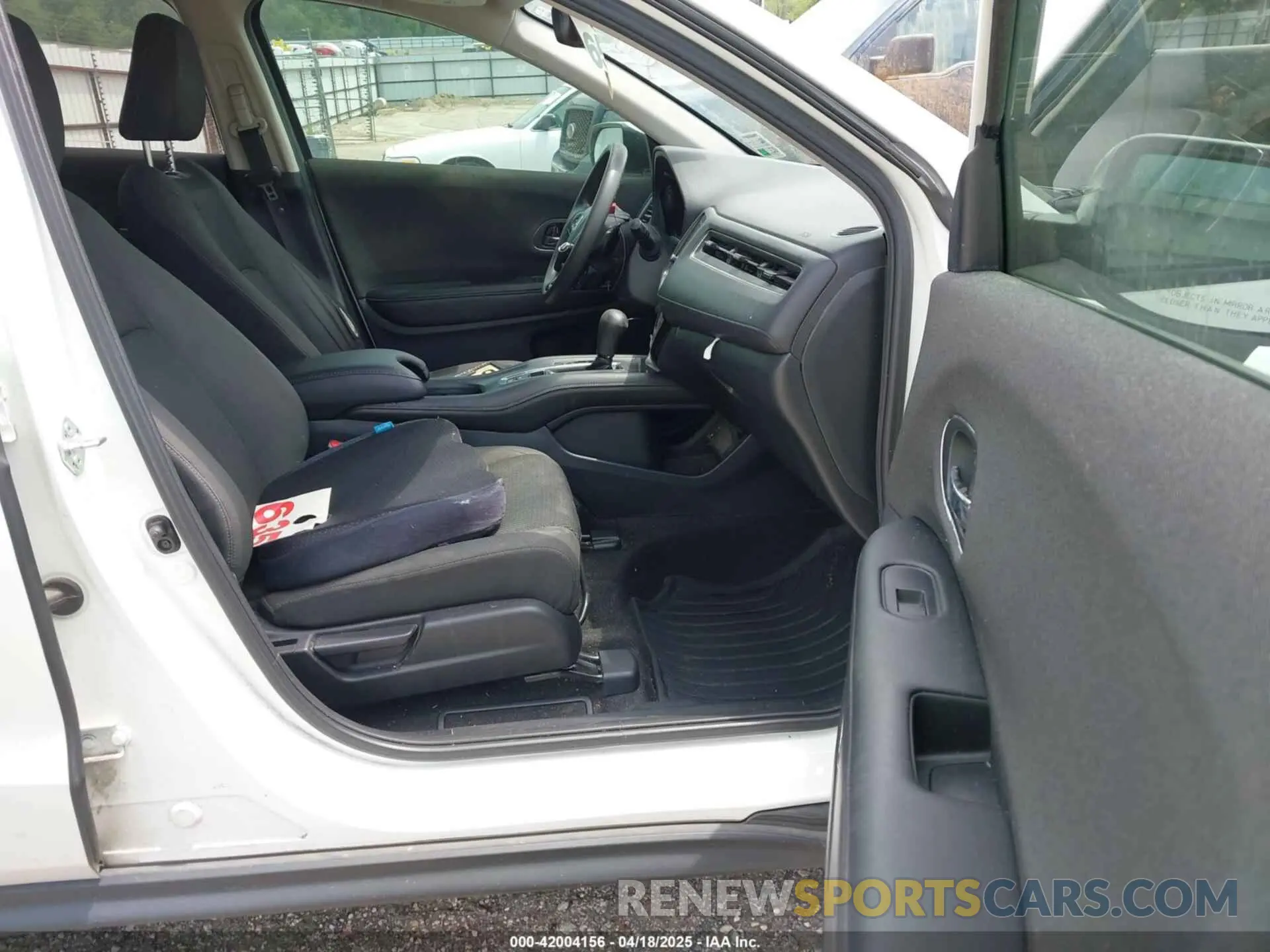 5 fotografías del automóvil dañado 3CZRU6H57NM724989 HONDA HR-V 2022