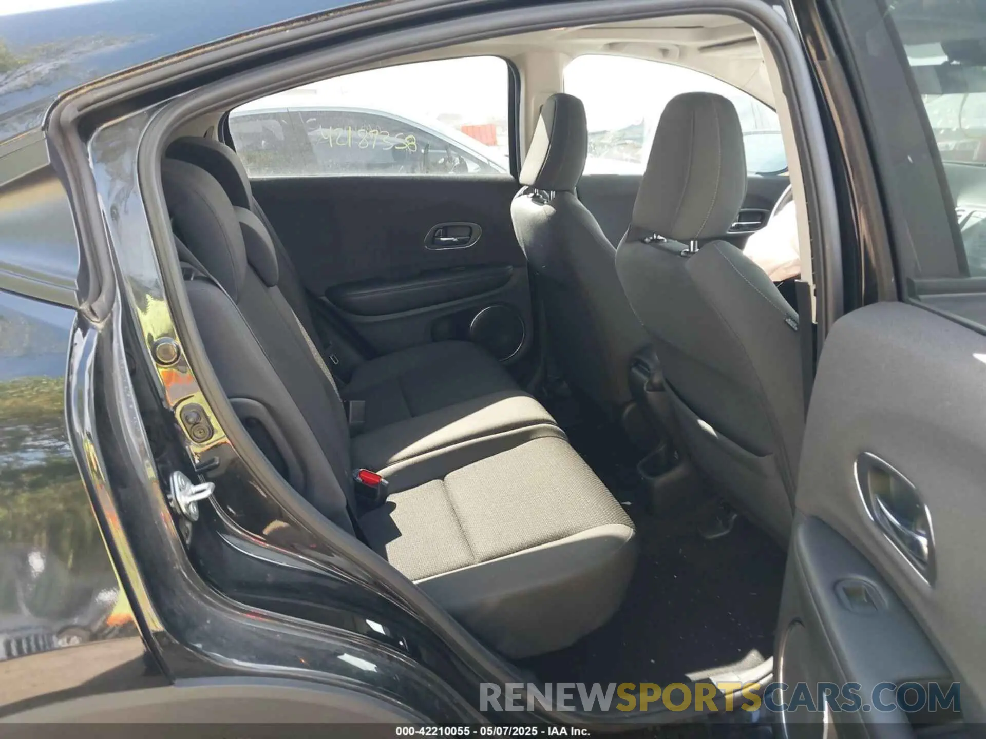 8 fotografías del automóvil dañado 3CZRU6H57NM725401 HONDA HR-V 2022