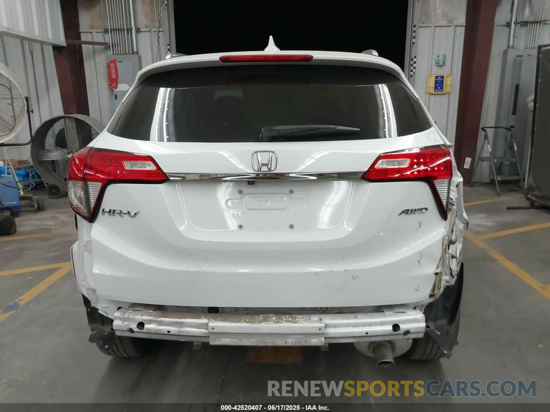 17 fotografías del automóvil dañado 3CZRU6H57NM730372 HONDA HR-V 2022