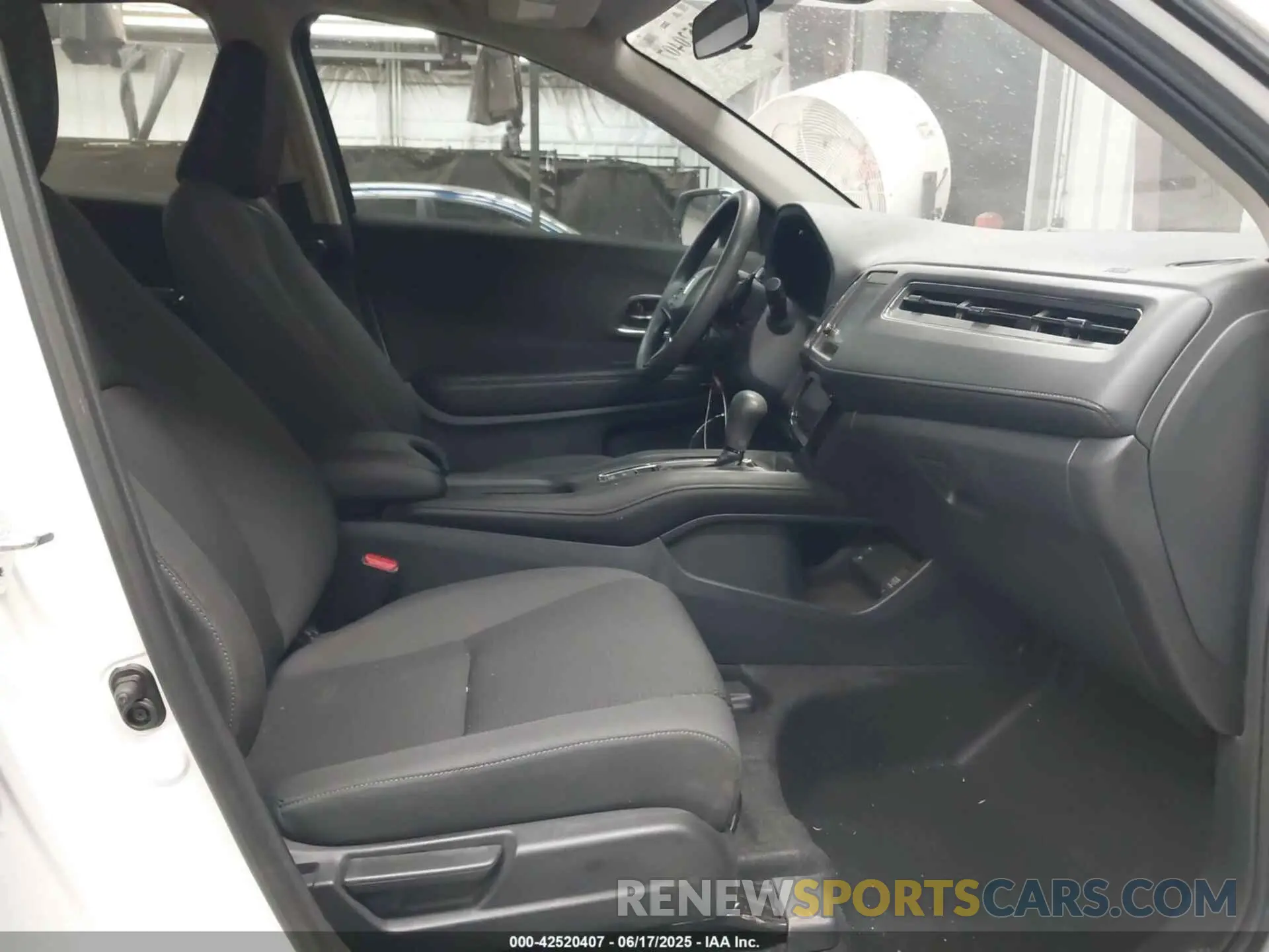 5 fotografías del automóvil dañado 3CZRU6H57NM730372 HONDA HR-V 2022