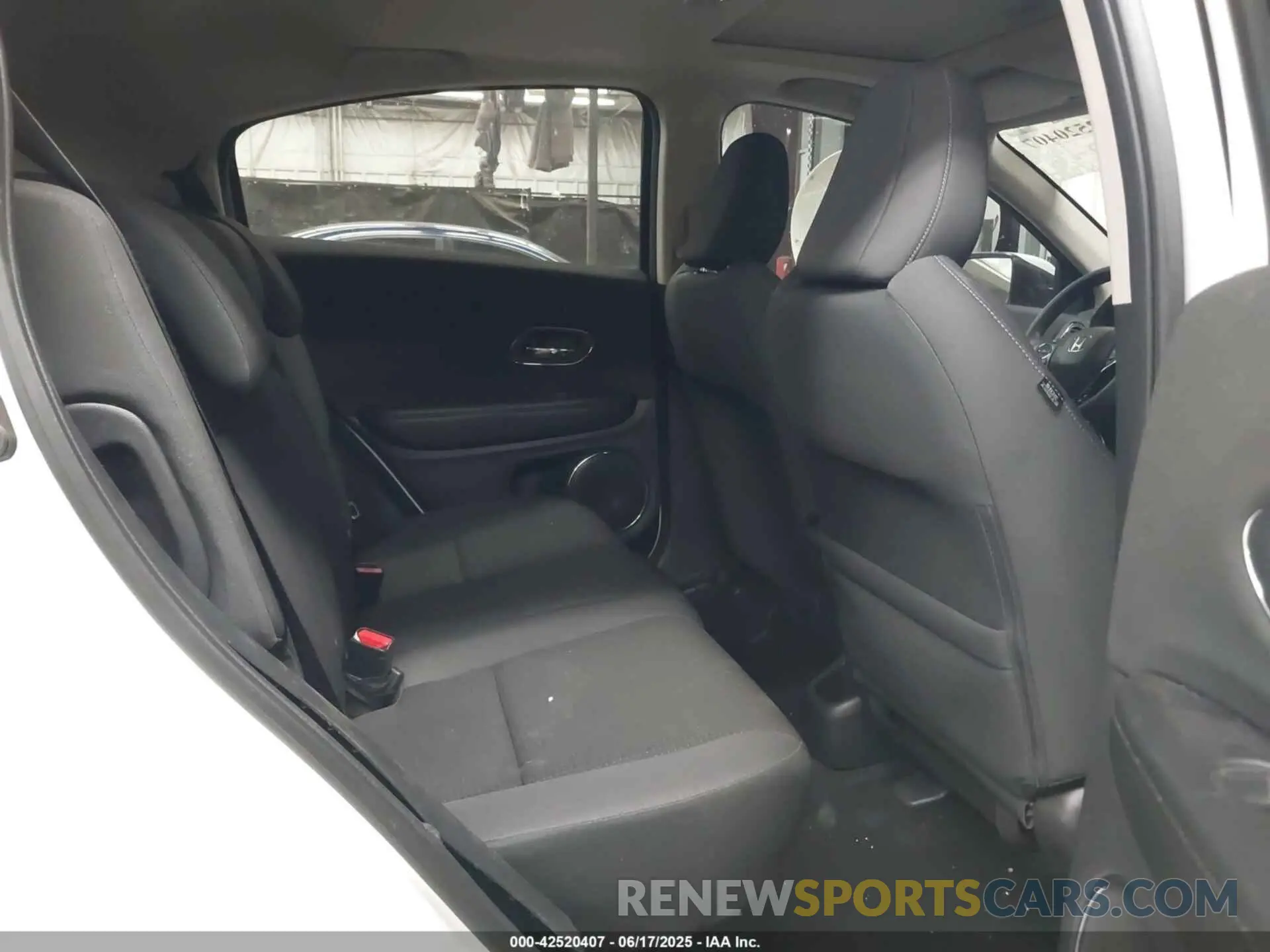 8 fotografías del automóvil dañado 3CZRU6H57NM730372 HONDA HR-V 2022