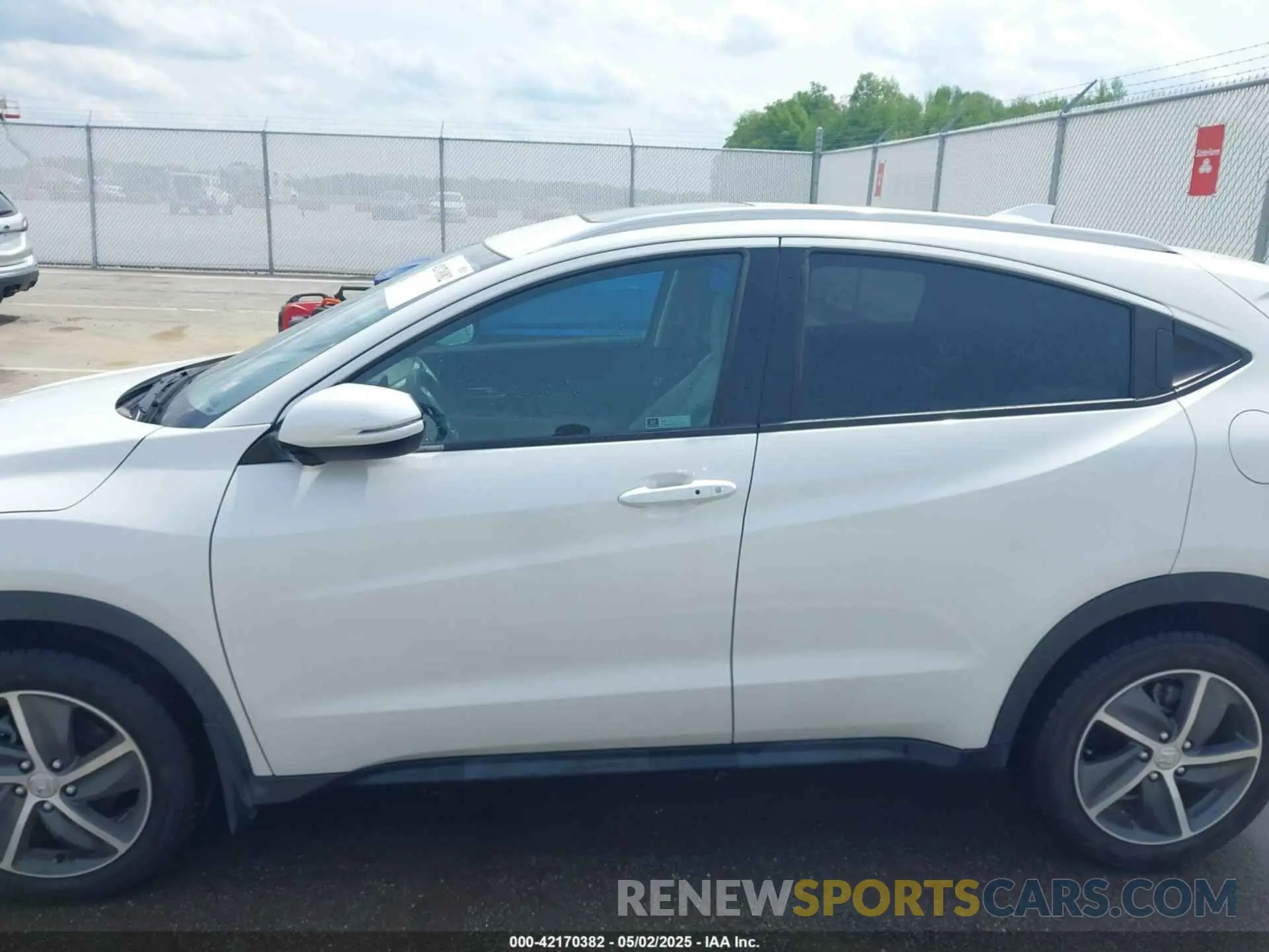 14 fotografías del automóvil dañado 3CZRU6H57NM741839 HONDA HR-V 2022