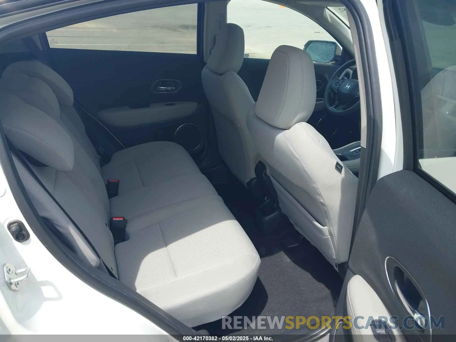 8 fotografías del automóvil dañado 3CZRU6H57NM741839 HONDA HR-V 2022