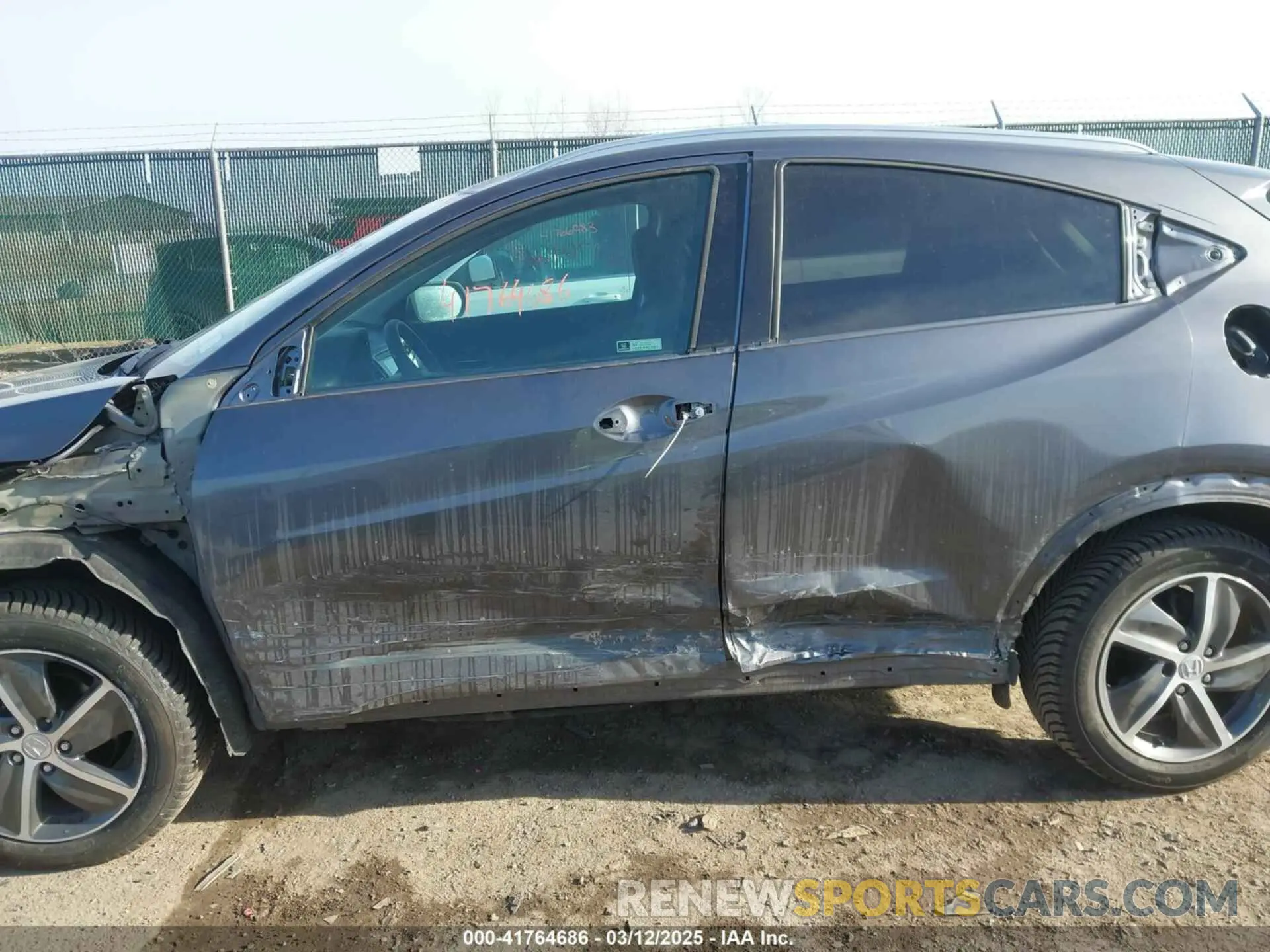 19 fotografías del automóvil dañado 3CZRU6H58NM716495 HONDA HR-V 2022