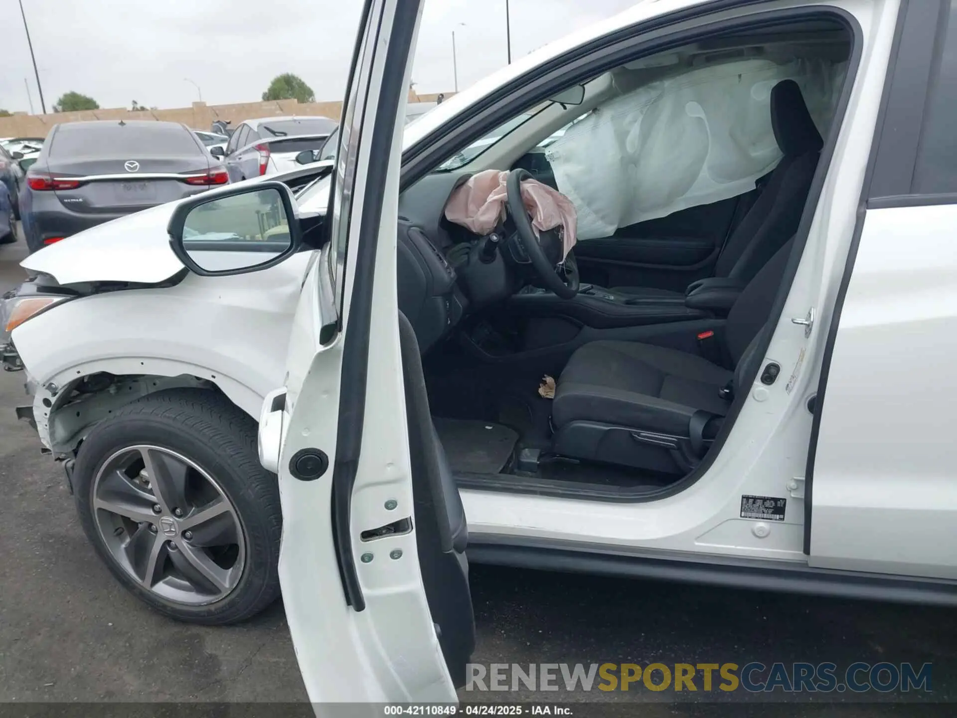 5 fotografías del automóvil dañado 3CZRU6H5XNM700086 HONDA HR-V 2022