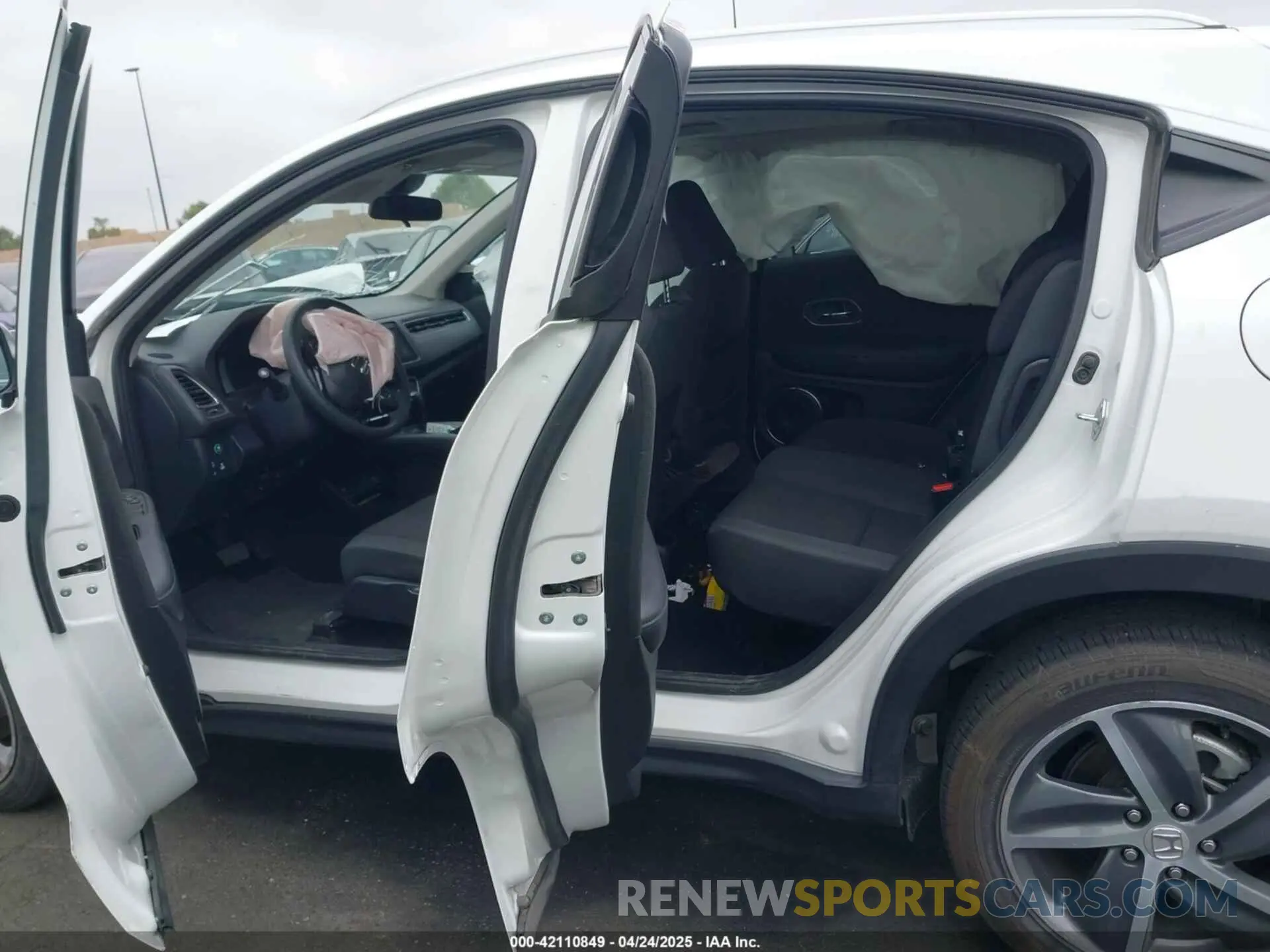 8 fotografías del automóvil dañado 3CZRU6H5XNM700086 HONDA HR-V 2022