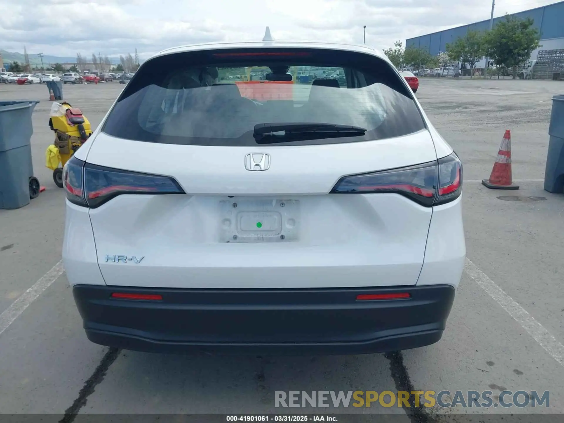 16 fotografías del automóvil dañado 3CZRZ1H30PM737458 HONDA HR-V 2023