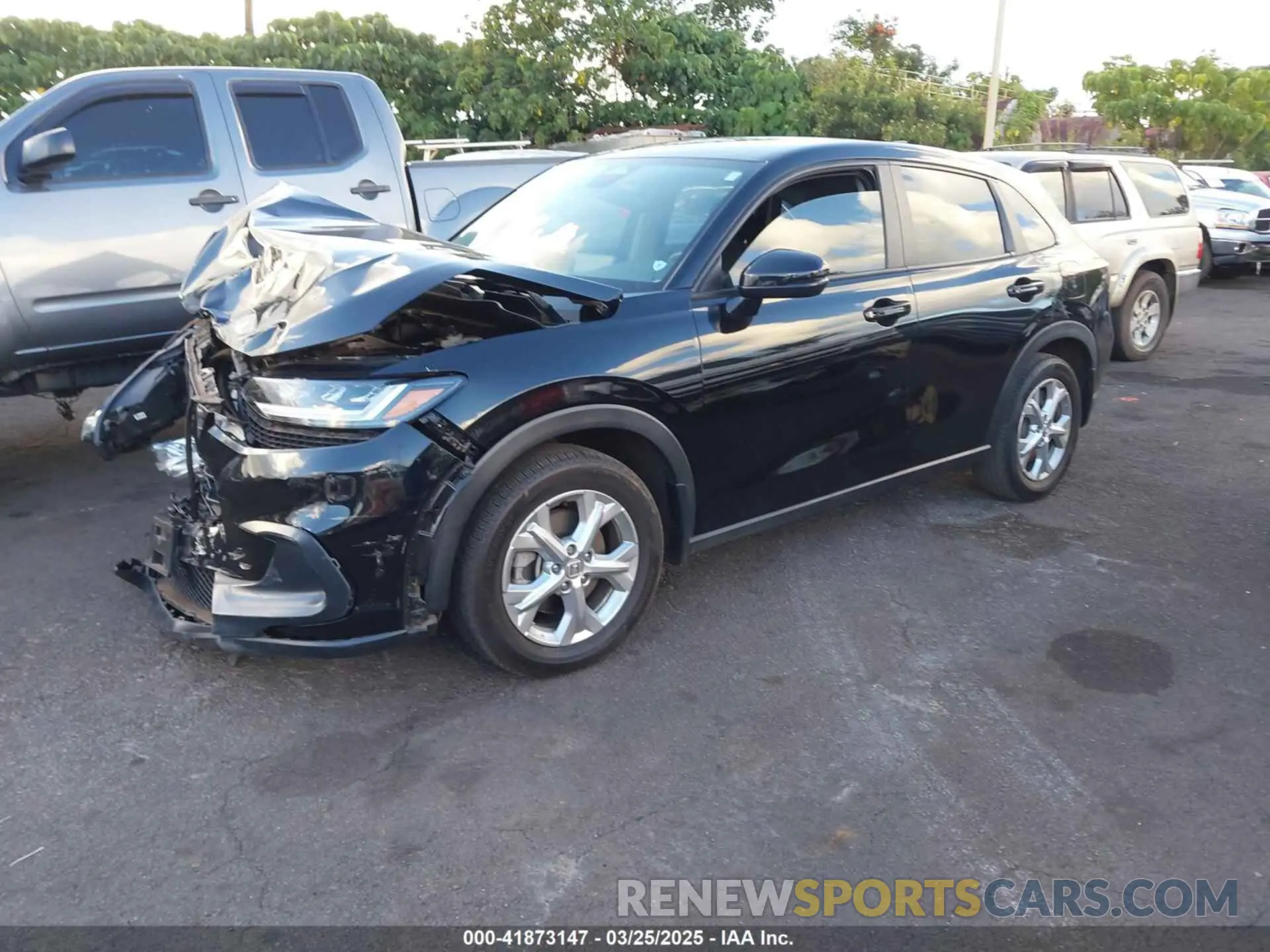 2 fotografías del automóvil dañado 3CZRZ1H32PM738790 HONDA HR-V 2023