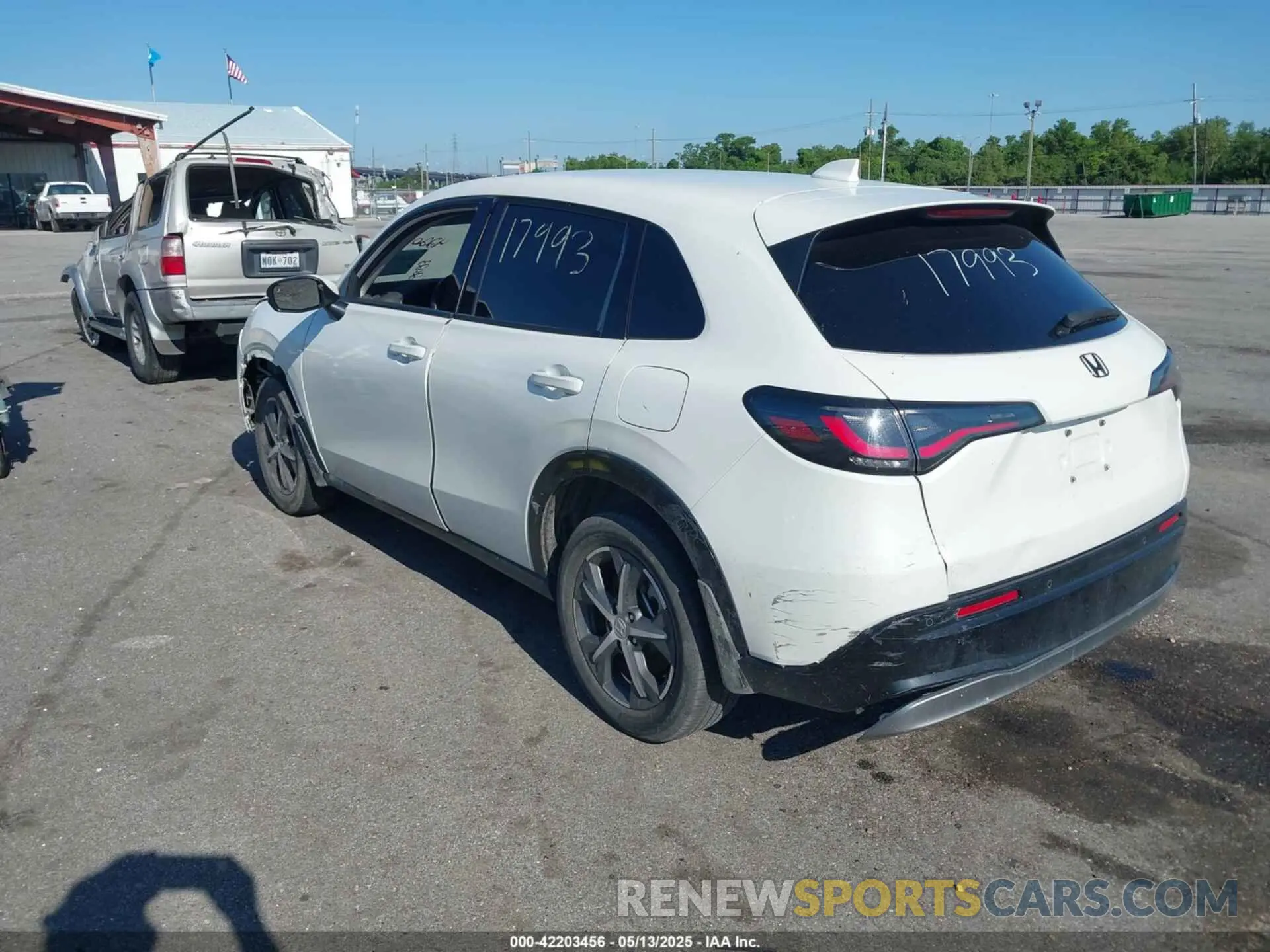 3 fotografías del automóvil dañado 3CZRZ1H71PM728061 HONDA HR-V 2023