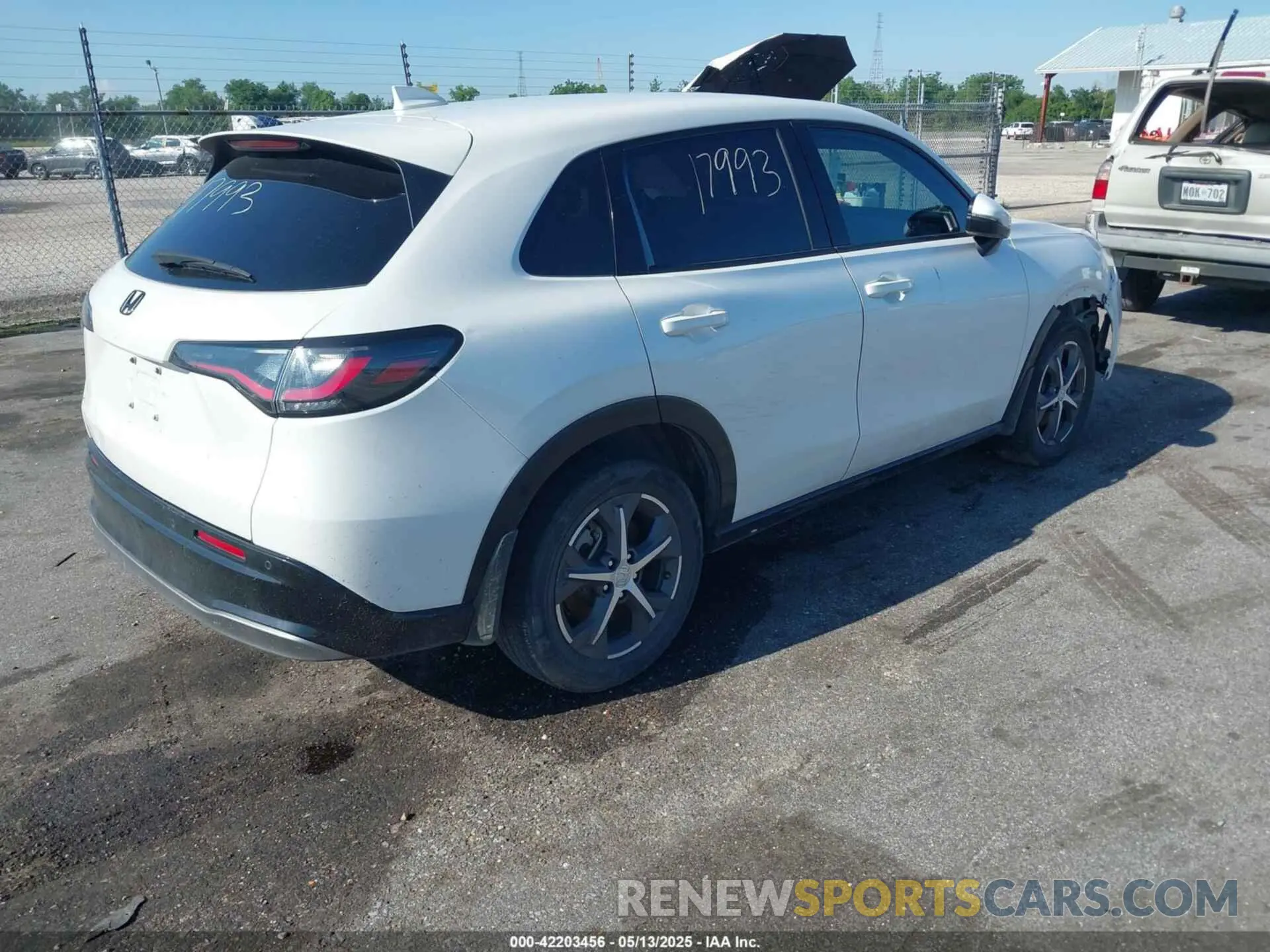 4 fotografías del automóvil dañado 3CZRZ1H71PM728061 HONDA HR-V 2023