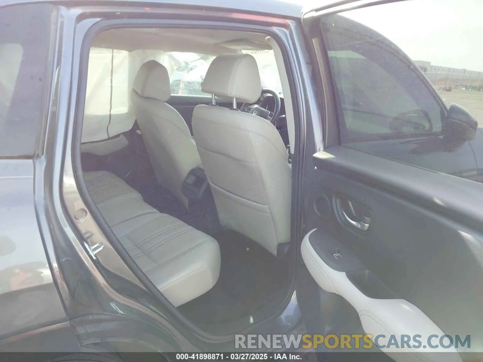 8 fotografías del automóvil dañado 3CZRZ1H78PM711516 HONDA HR-V 2023