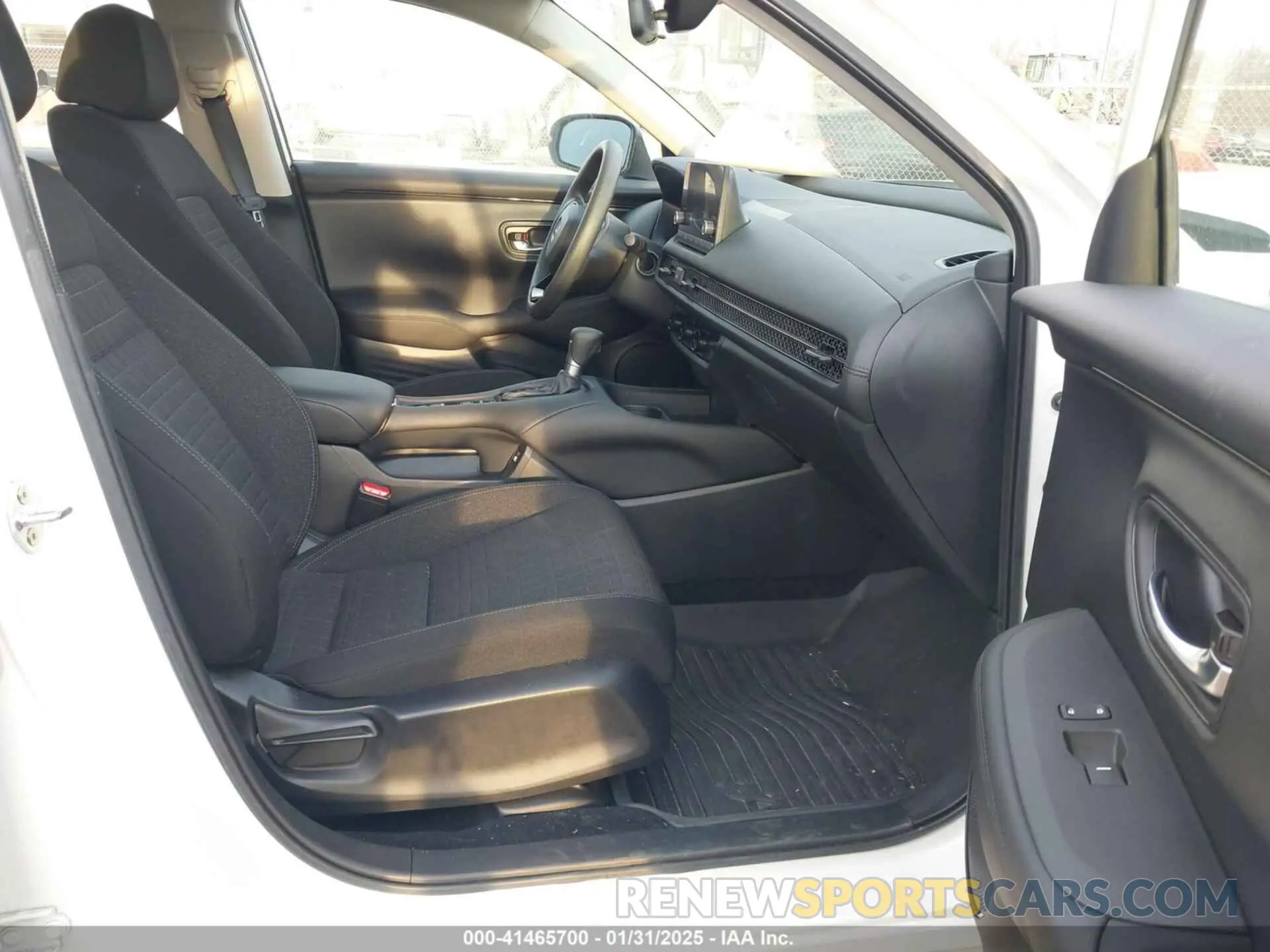 5 fotografías del automóvil dañado 3CZRZ2H36PM742038 HONDA HR-V 2023