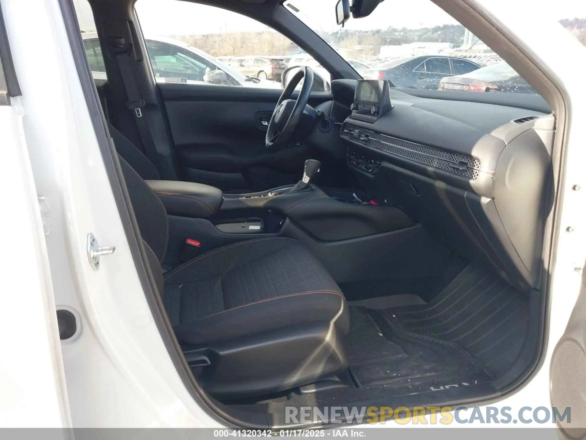 5 fotografías del automóvil dañado 3CZRZ2H56PM714015 HONDA HR-V 2023