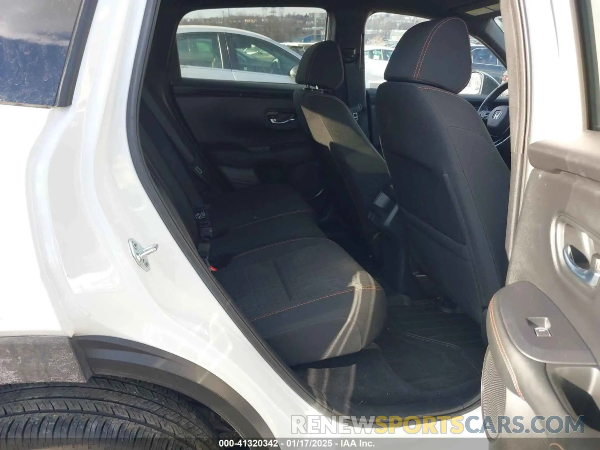 8 fotografías del automóvil dañado 3CZRZ2H56PM714015 HONDA HR-V 2023