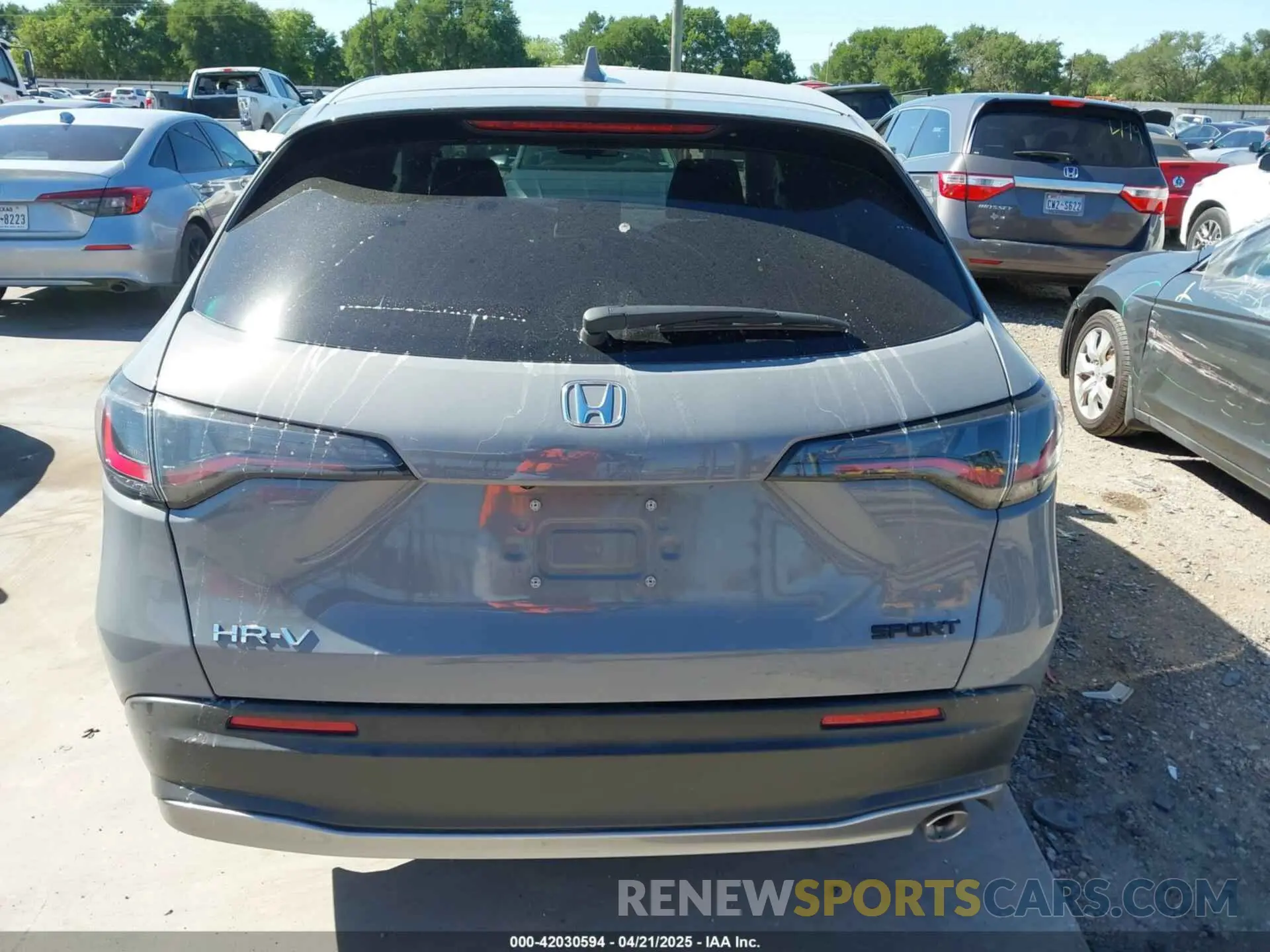 16 fotografías del automóvil dañado 3CZRZ1H50RM760226 HONDA HR-V 2024