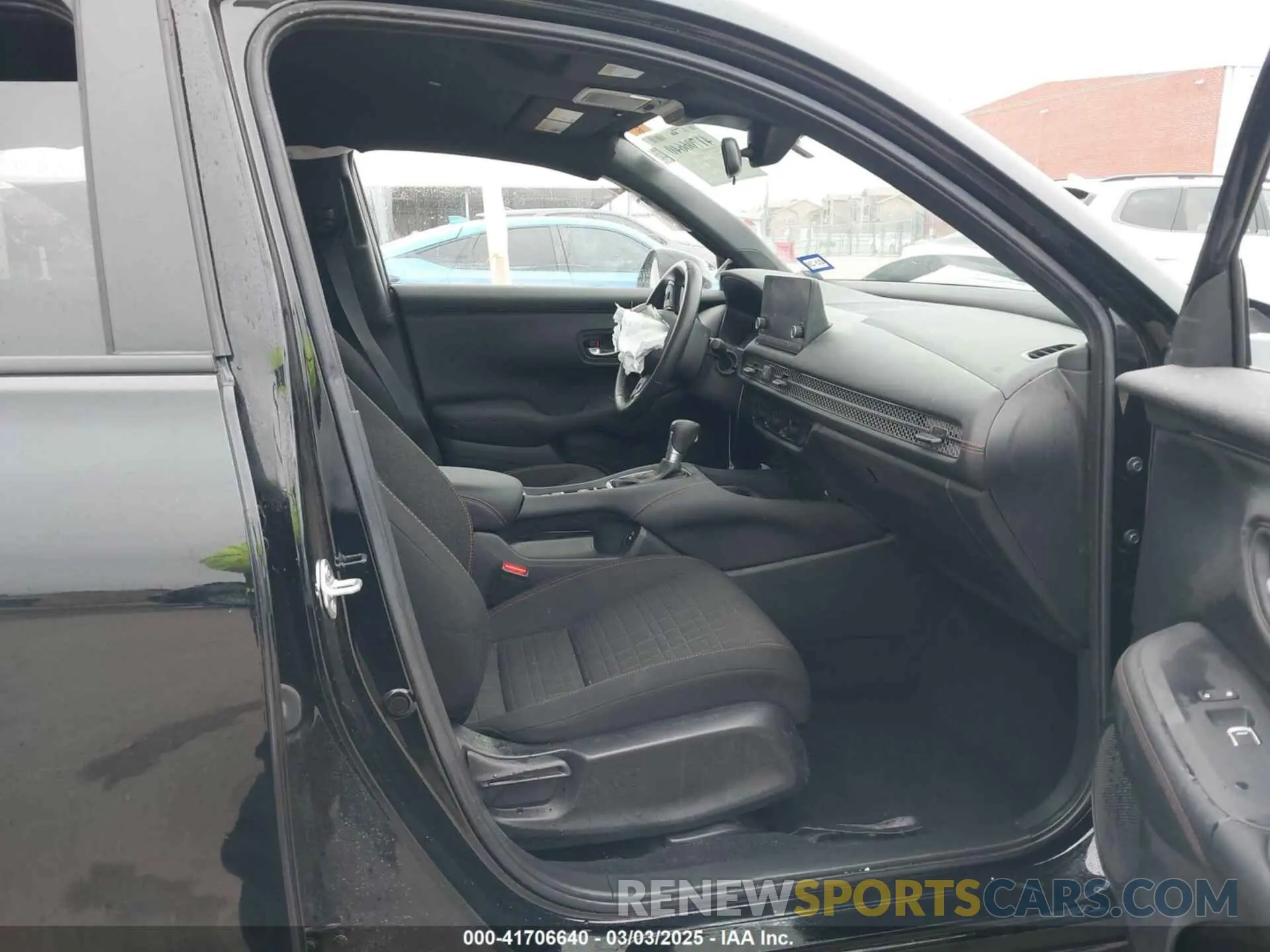 5 fotografías del automóvil dañado 3CZRZ1H52RM745677 HONDA HR-V 2024